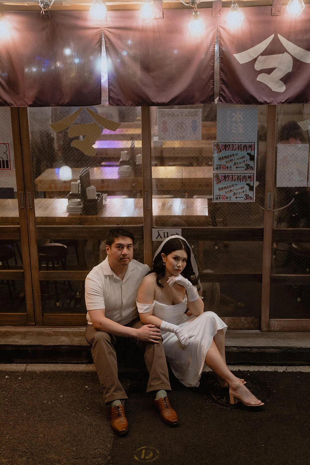 Pre-wedding photoshoot at Yurakucho, Tokyo, photo 6 of 30