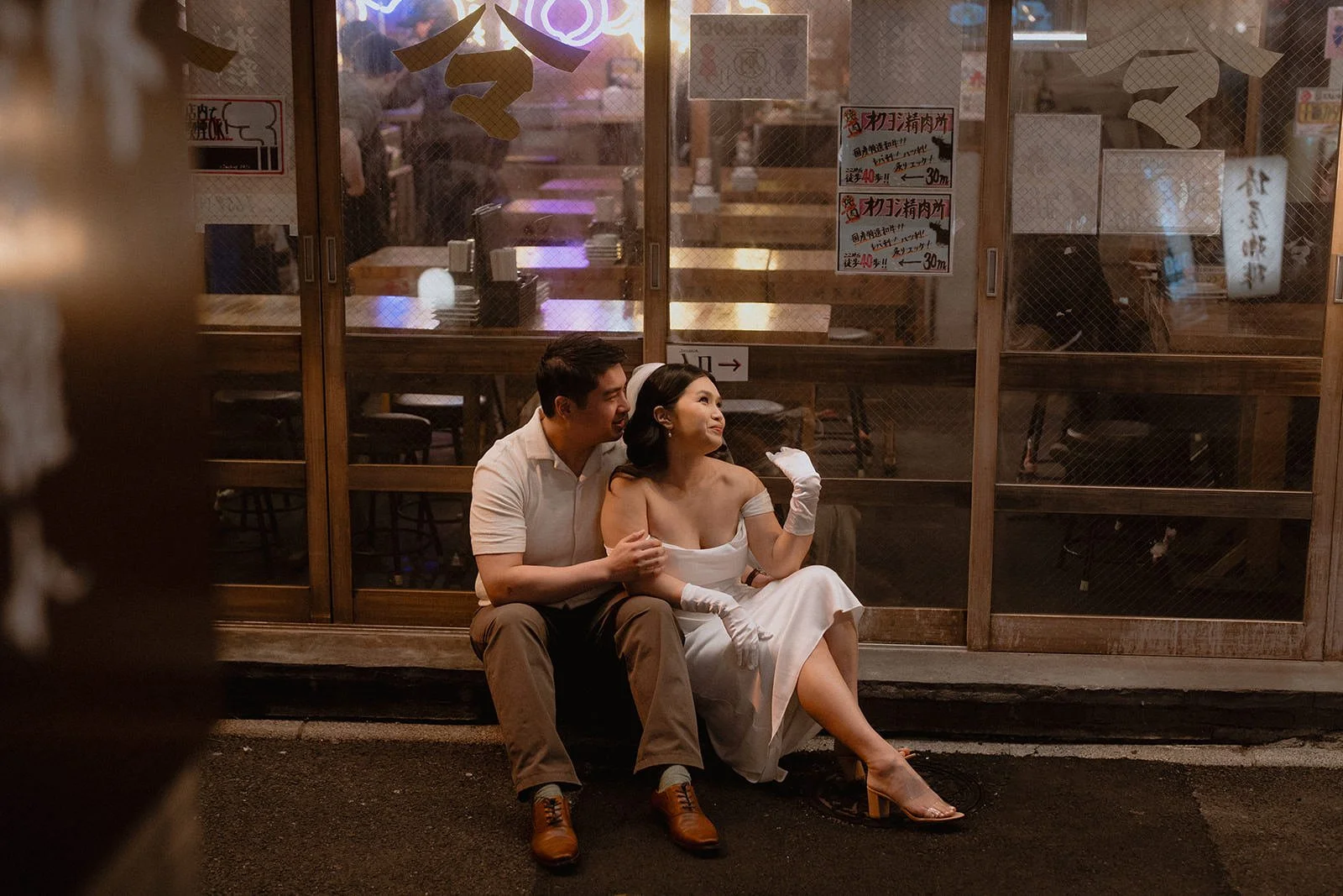 Pre-wedding photoshoot at Yurakucho, Tokyo, photo 8 of 30