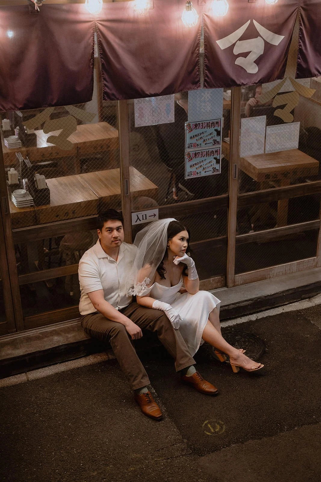 Pre-wedding photoshoot at Yurakucho, Tokyo, photo 9 of 30