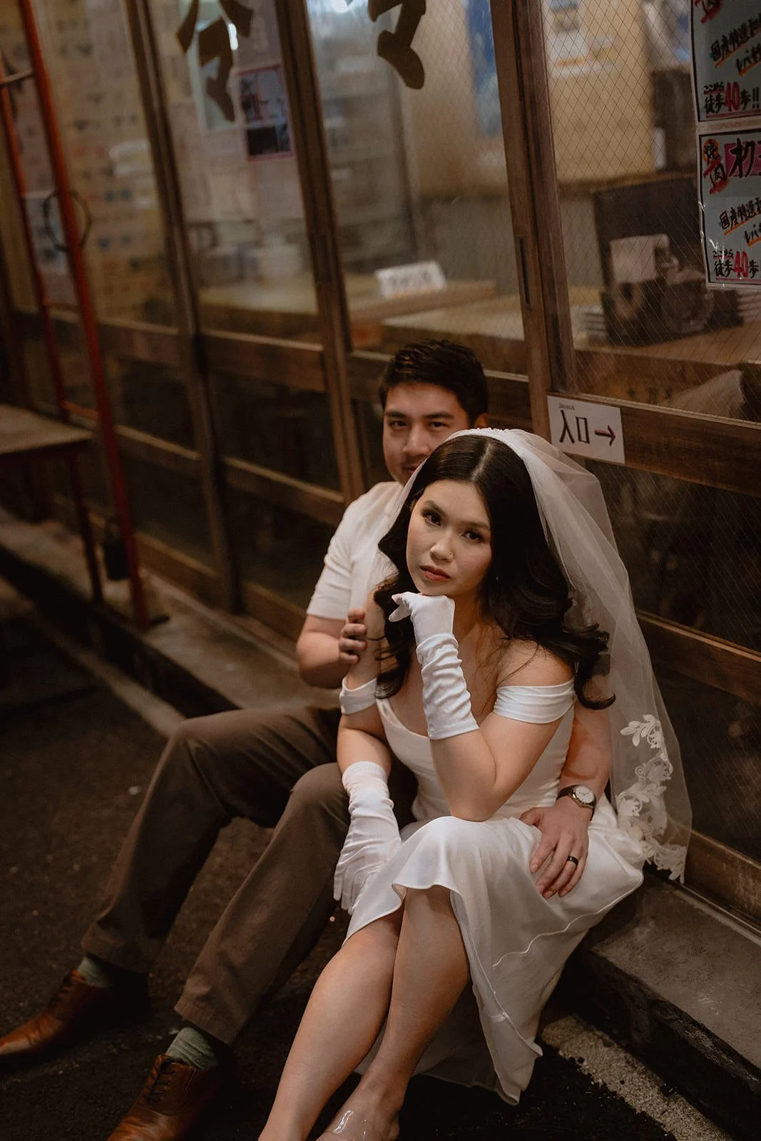 Pre-wedding photoshoot at Yurakucho, Tokyo, photo 10 of 30