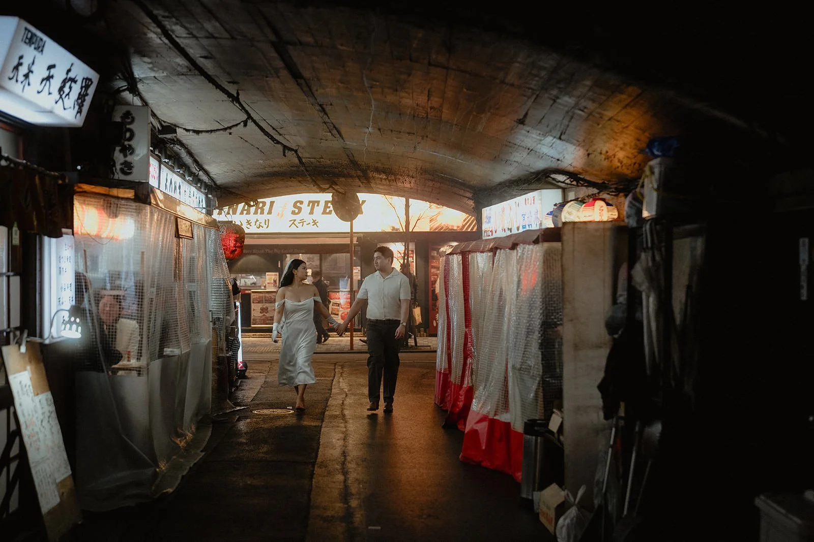 Pre-wedding photoshoot at Yurakucho, Tokyo, photo 16 of 30