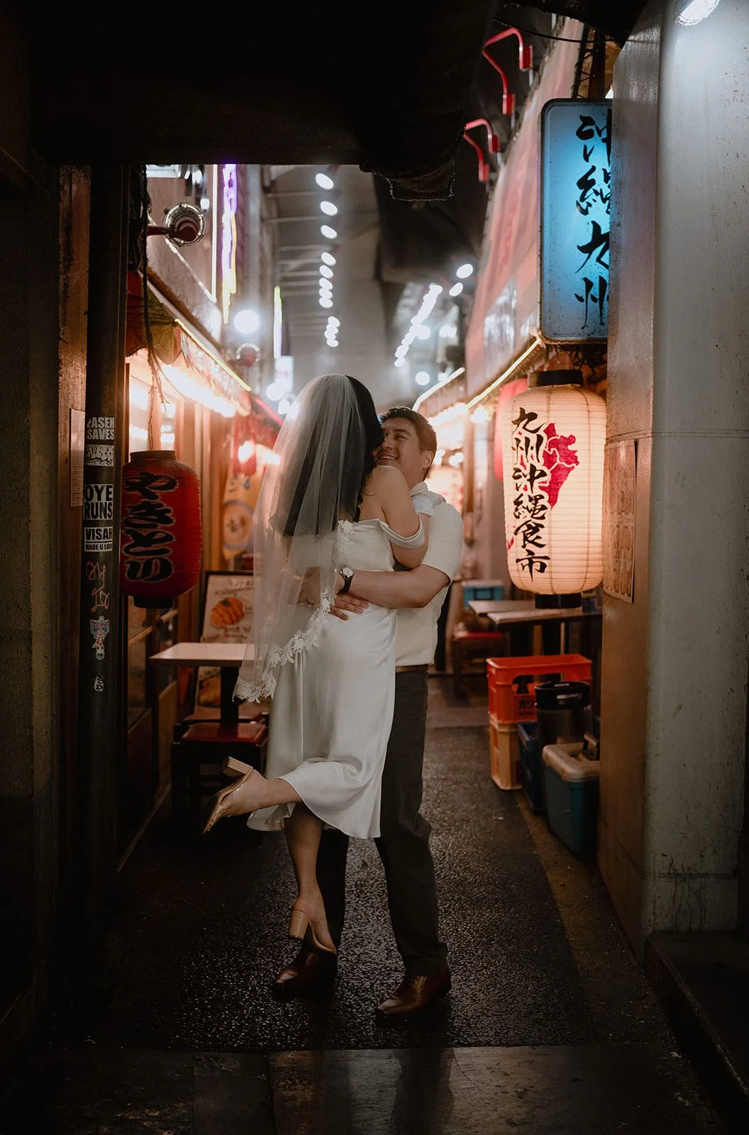 Pre-wedding photoshoot at Yurakucho, Tokyo, photo 20 of 30