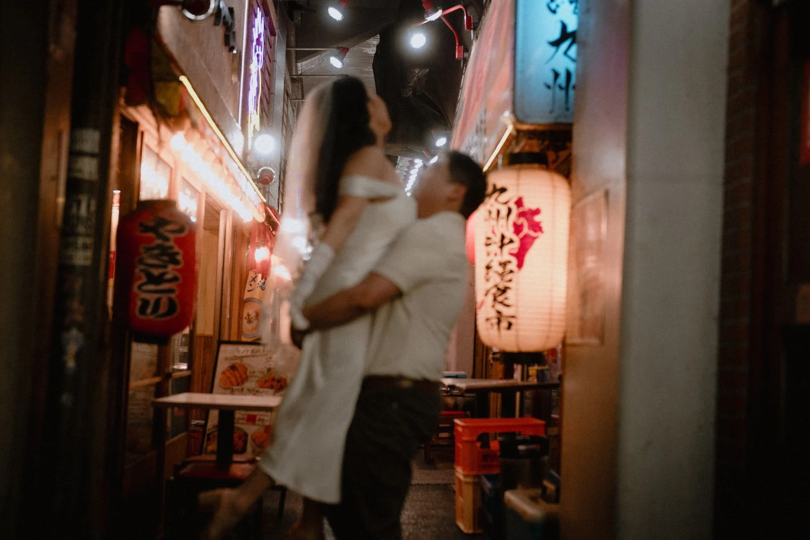 Pre-wedding photoshoot at Yurakucho, Tokyo, photo 21 of 30