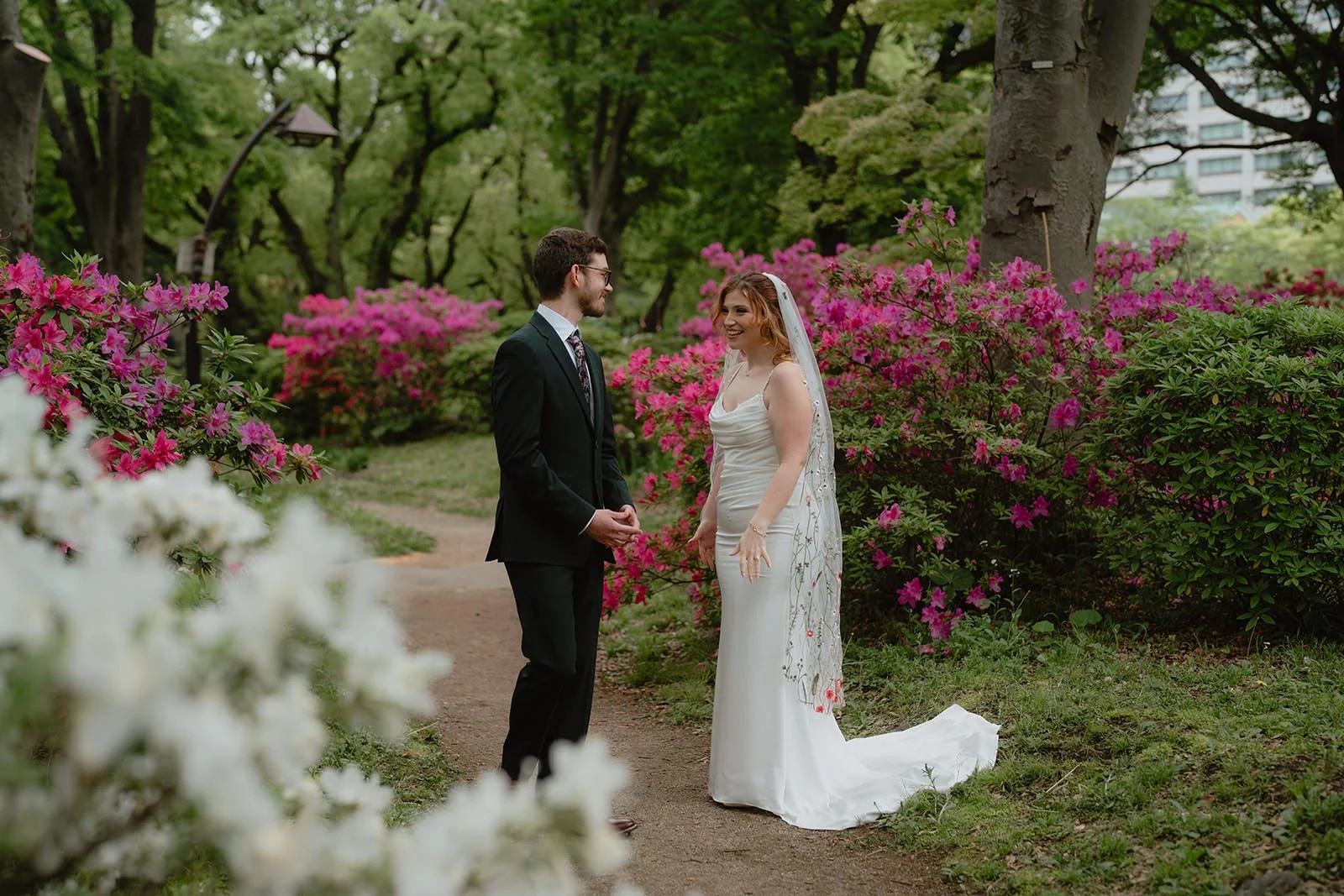 Pre-wedding photoshoot at Hibiya Park, Tokyo, photo 1 of 30