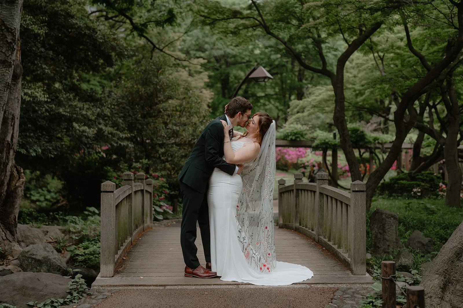 Pre-wedding photoshoot at Hibiya Park, Tokyo, photo 9 of 30