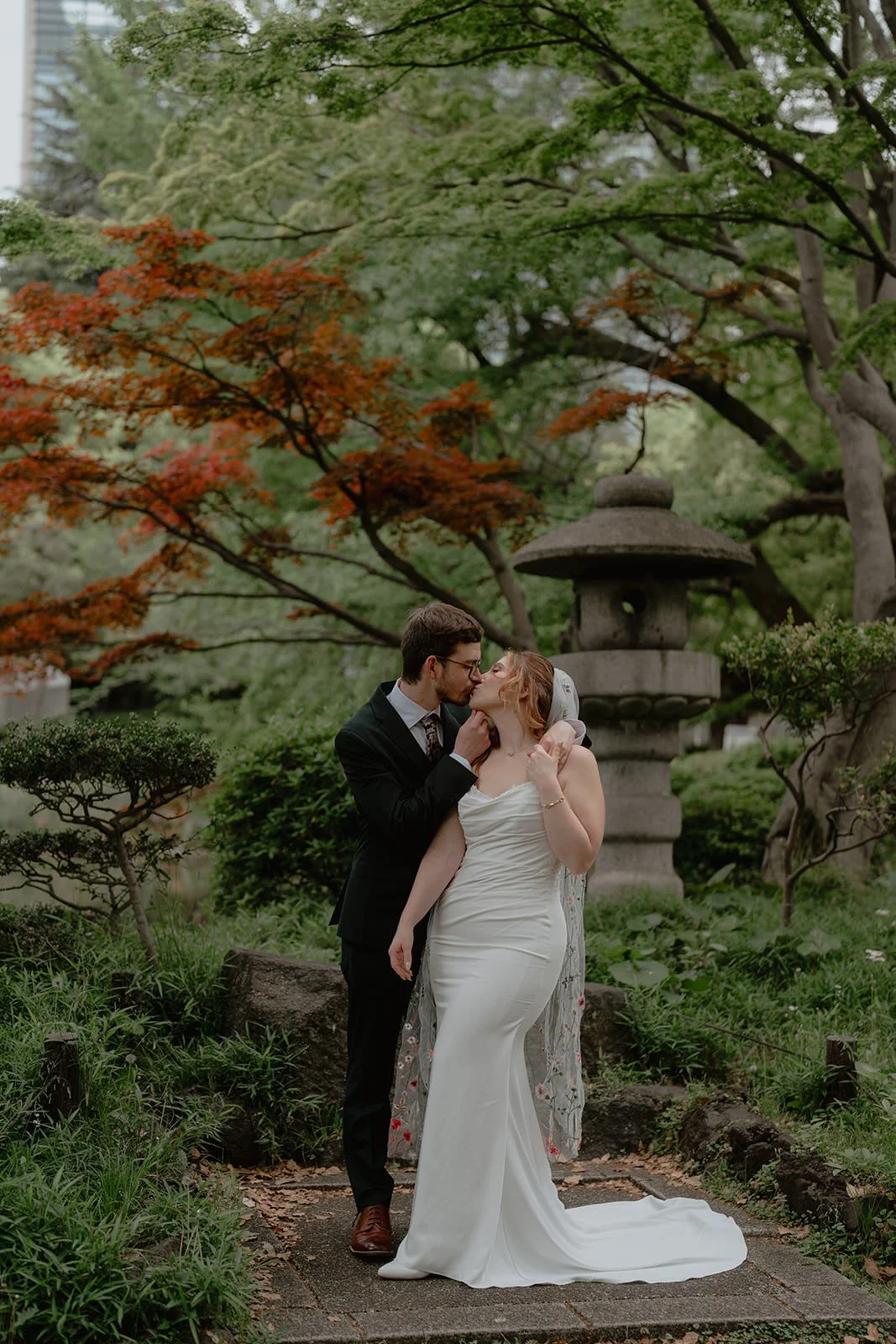 Pre-wedding photoshoot at Hibiya Park, Tokyo, photo 15 of 30