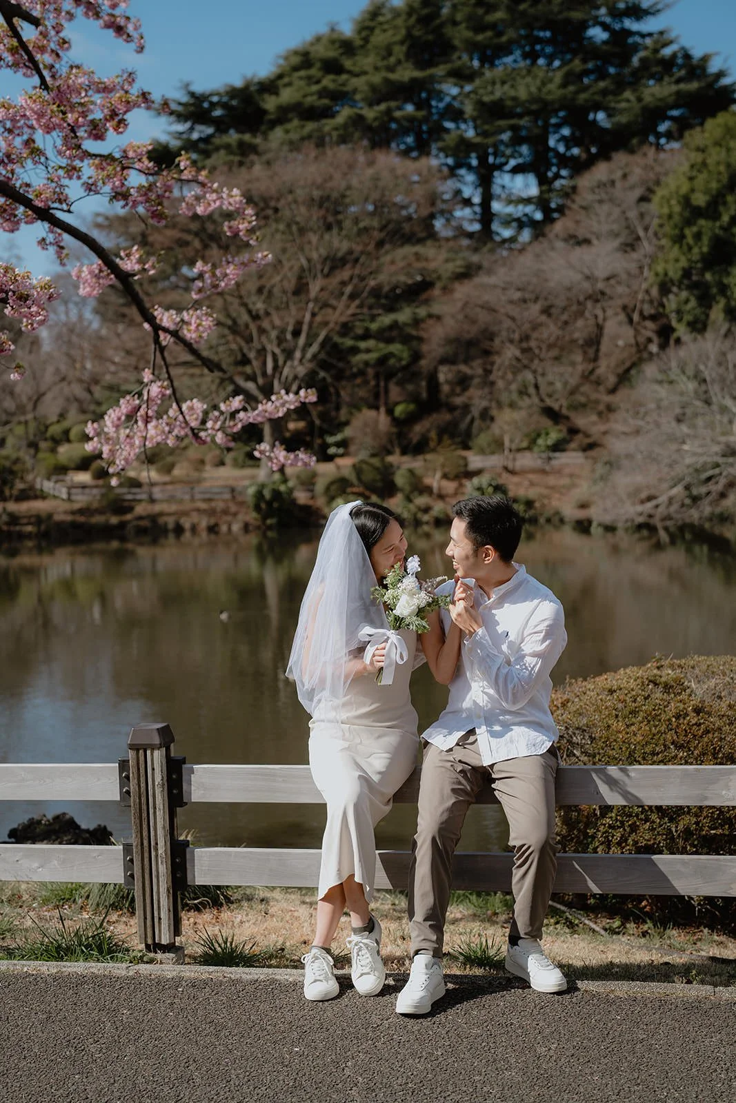 Pre-wedding photoshoot at Shinjuku Gyoen, Tokyo, photo 3 of 30