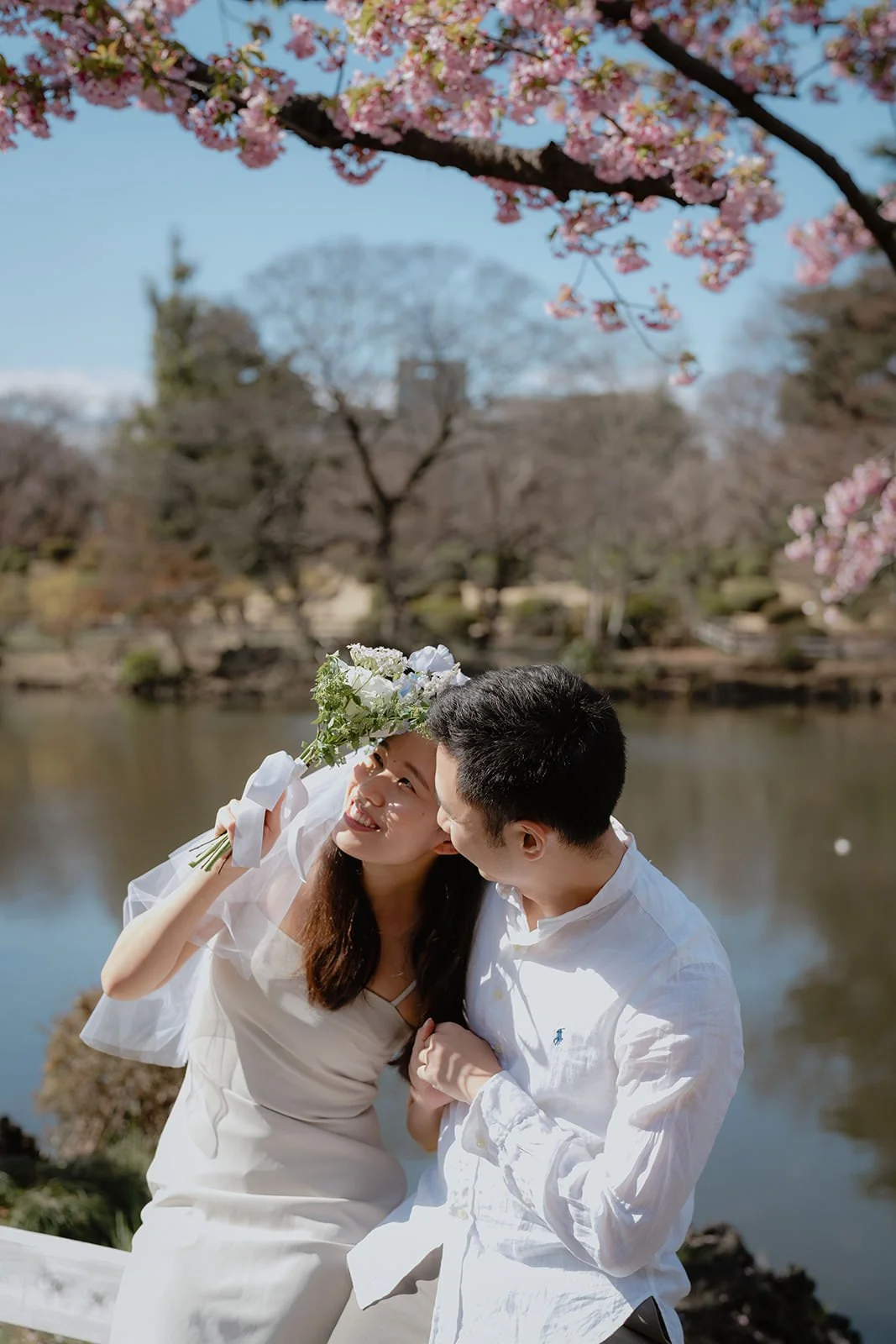 Pre-wedding photoshoot at Shinjuku Gyoen, Tokyo, photo 6 of 30