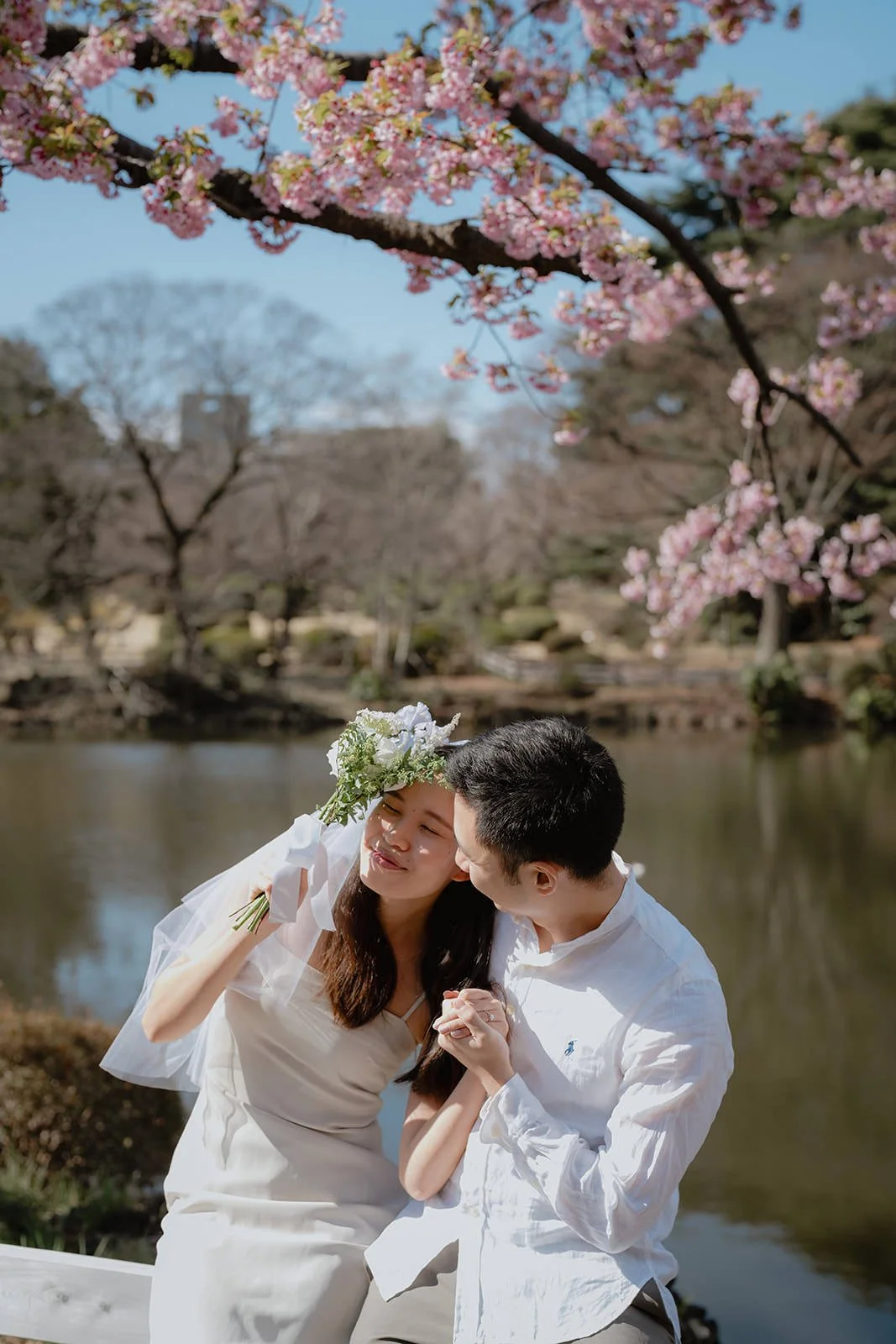 Pre-wedding photoshoot at Shinjuku Gyoen, Tokyo, photo 7 of 30