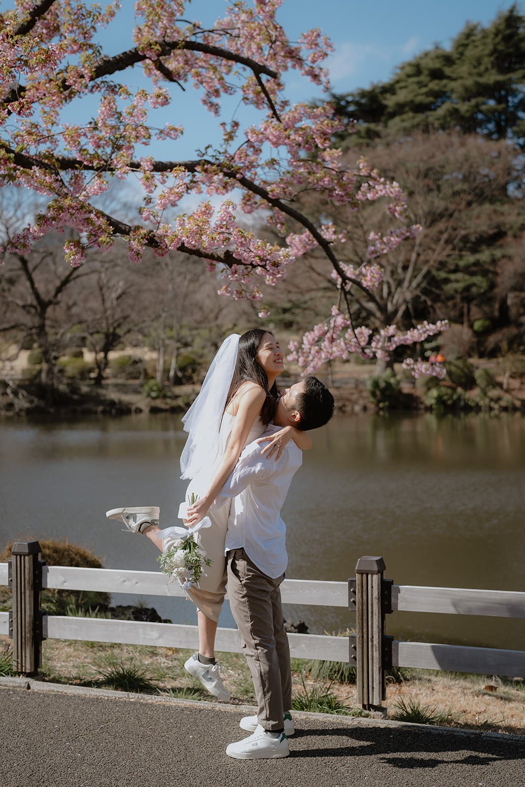 Pre-wedding photoshoot at Shinjuku Gyoen, Tokyo