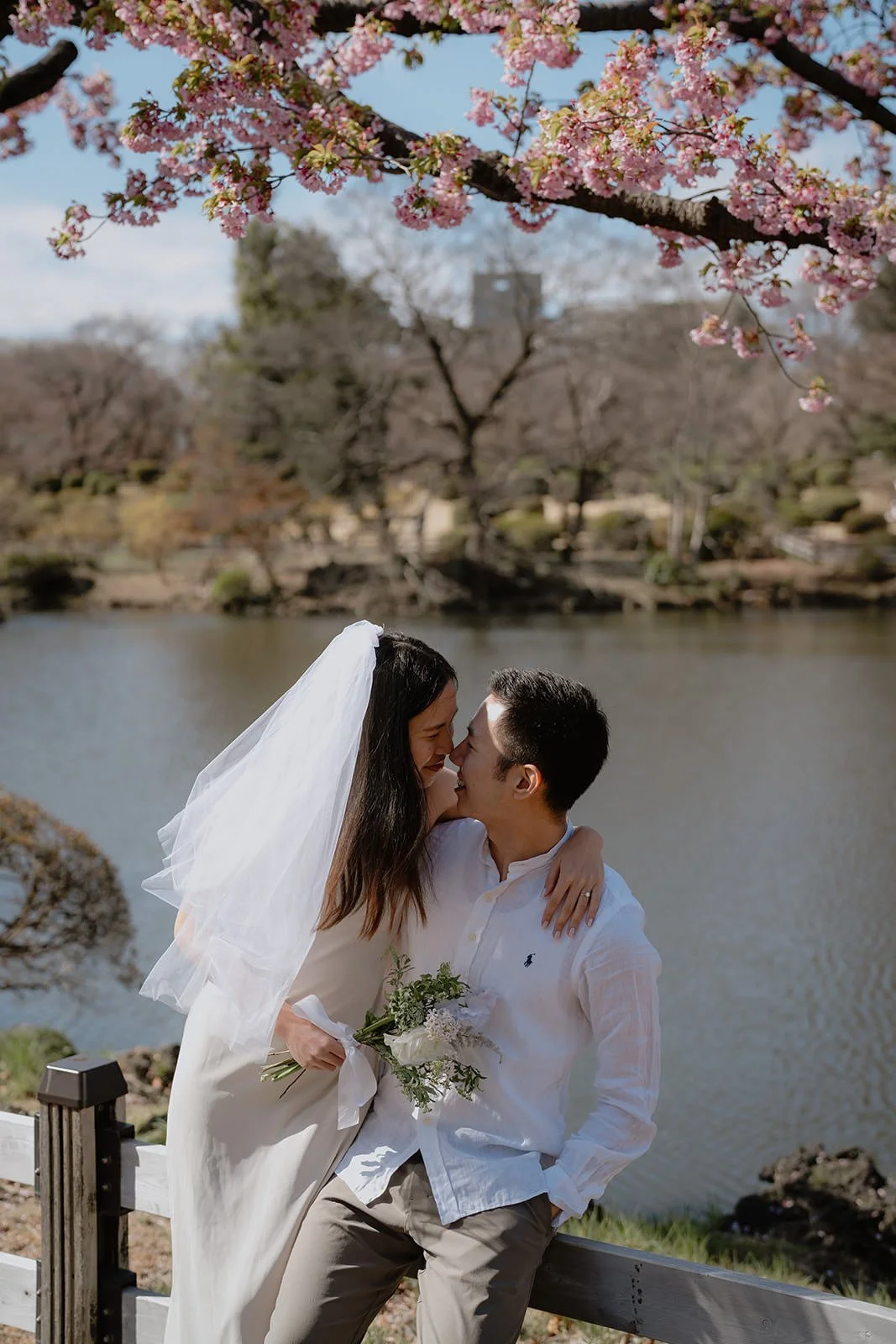Pre-wedding photoshoot at Shinjuku Gyoen, Tokyo, photo 12 of 30