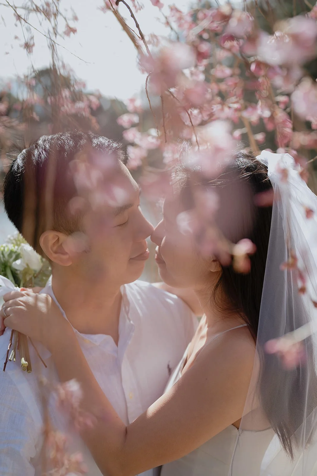 Pre-wedding photoshoot at Shinjuku Gyoen, Tokyo, photo 19 of 30