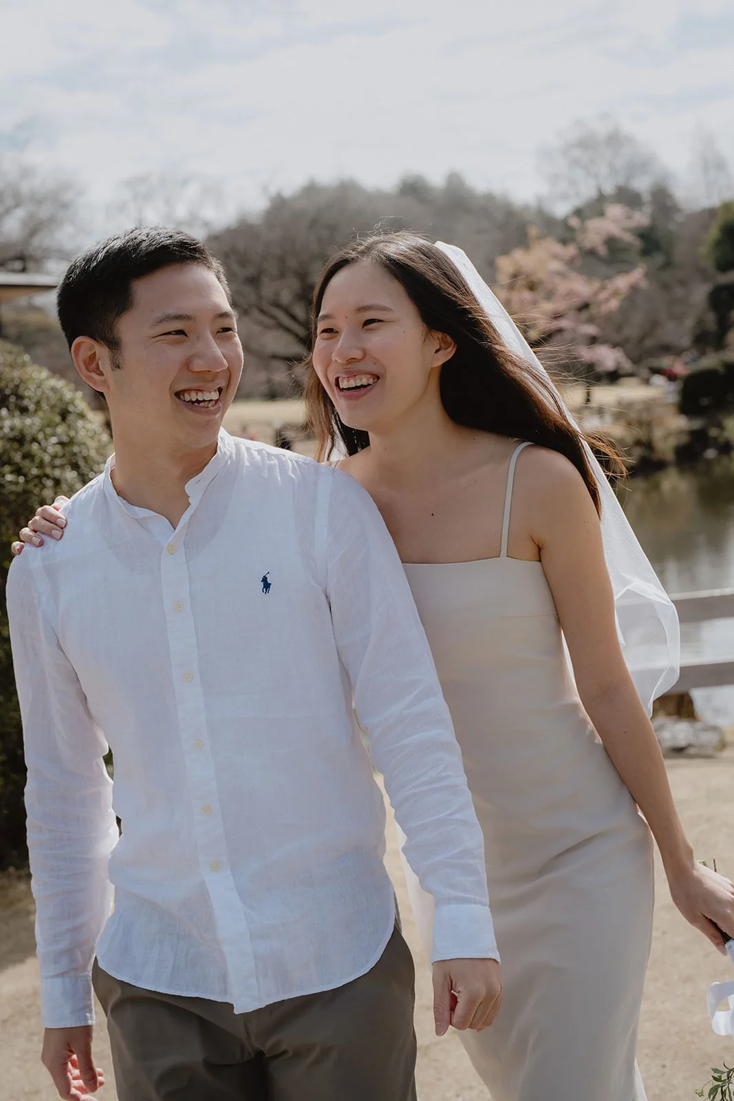 Pre-wedding photoshoot at Shinjuku Gyoen, Tokyo, photo 23 of 30