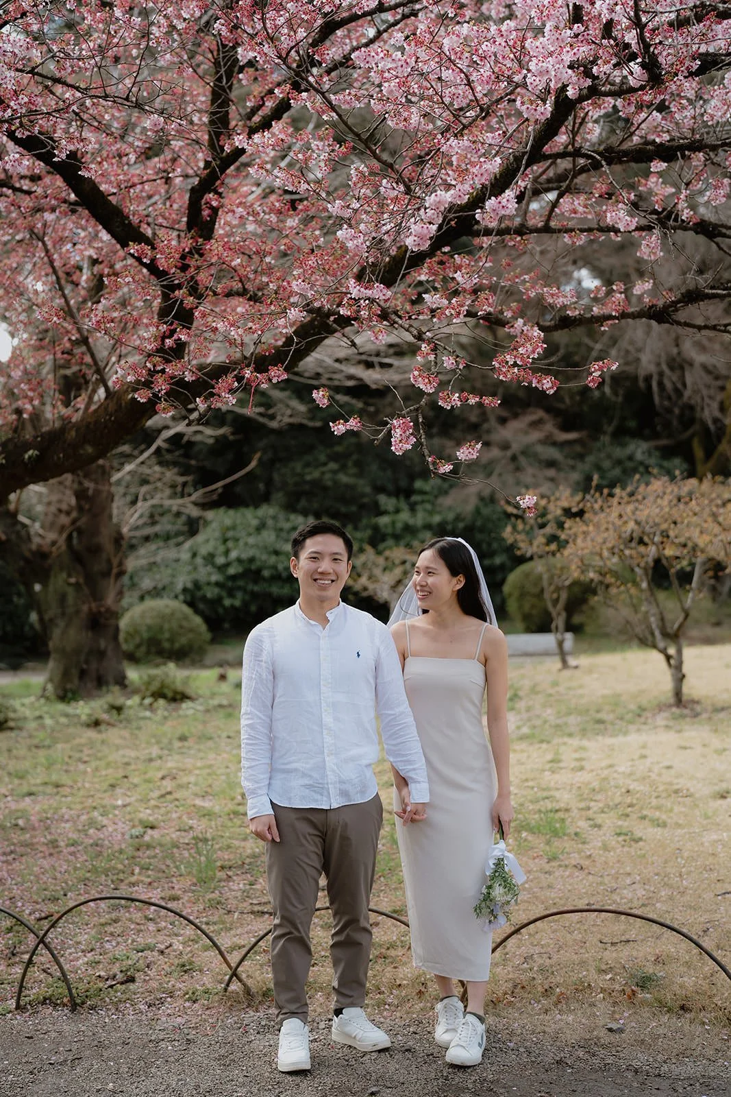 Pre-wedding photoshoot at Shinjuku Gyoen, Tokyo, photo 29 of 30