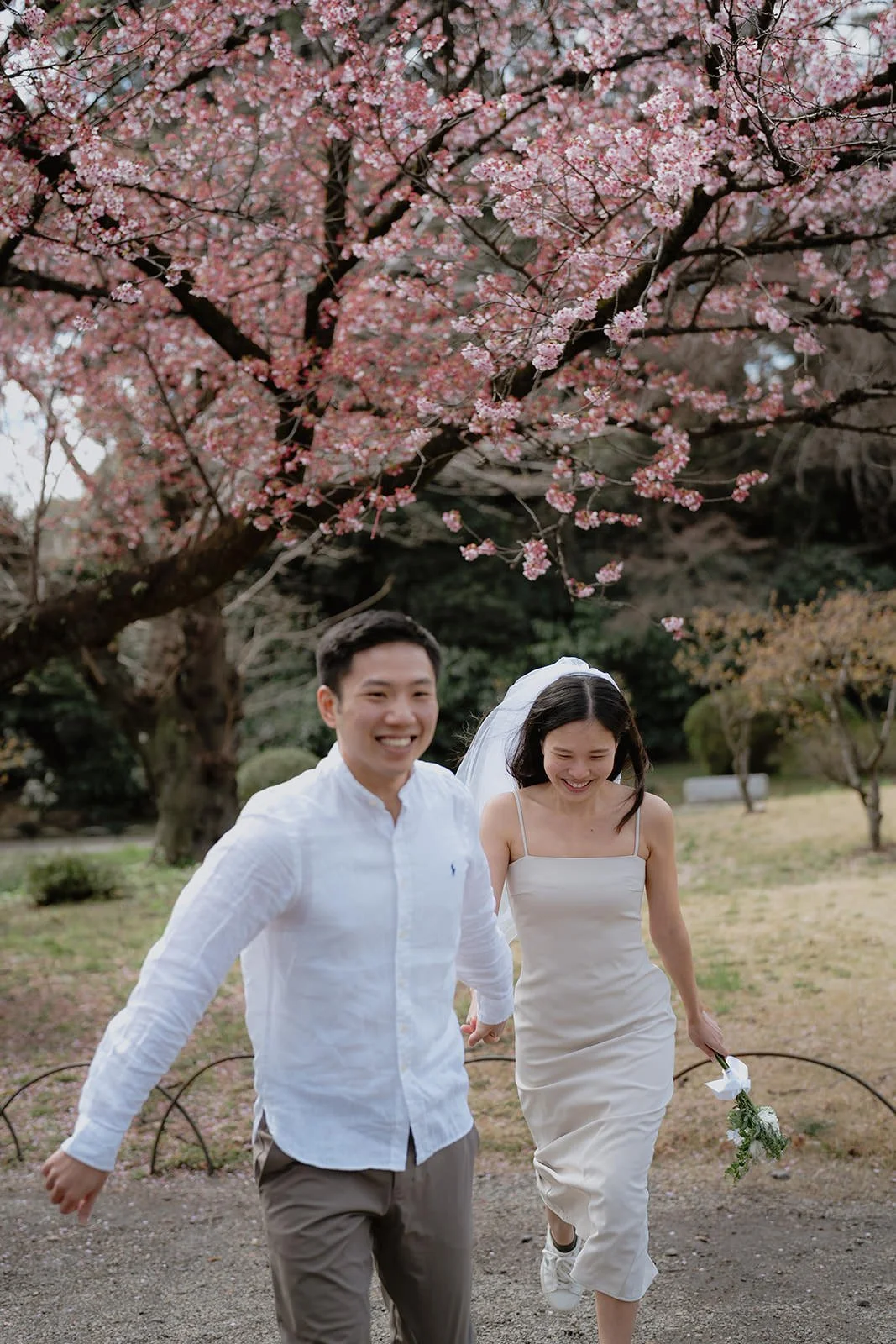 Pre-wedding photoshoot at Shinjuku Gyoen, Tokyo, photo 30 of 30