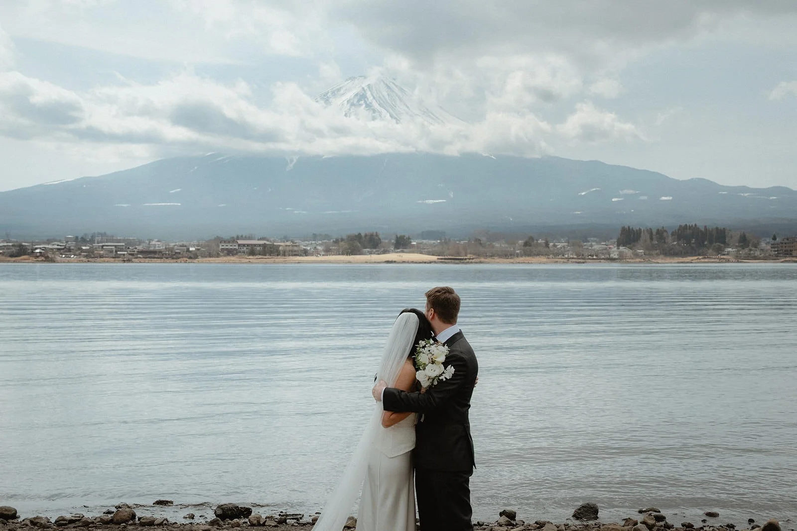 Pre-wedding photoshoot at Chureito Pagoda + Lake Kawaguchi, Kawaguchiko, photo 18 of 30