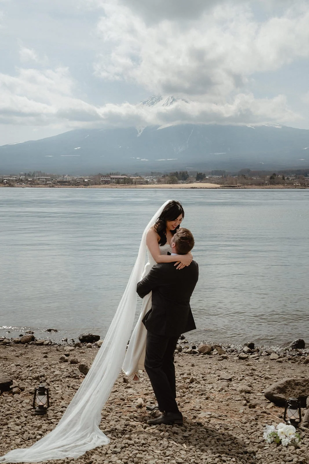 Pre-wedding photoshoot at Chureito Pagoda + Lake Kawaguchi, Kawaguchiko, photo 19 of 30