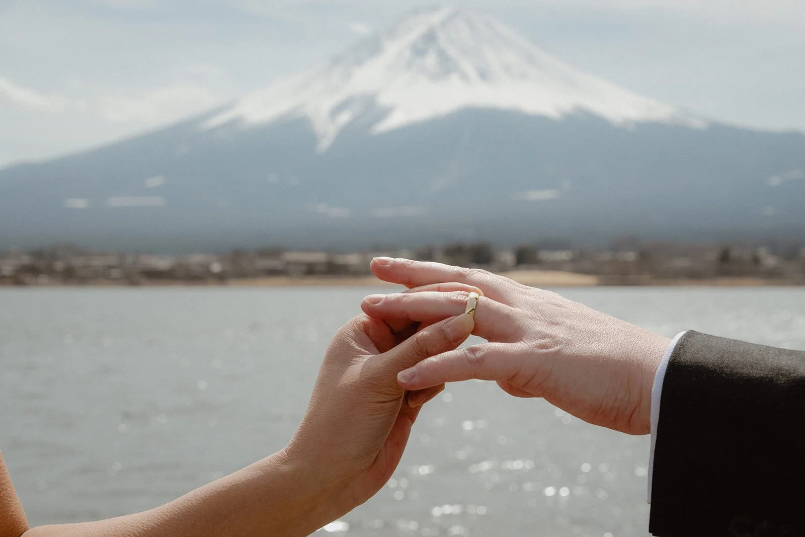 Pre-wedding photoshoot at Chureito Pagoda + Lake Kawaguchi, Kawaguchiko, photo 29 of 30