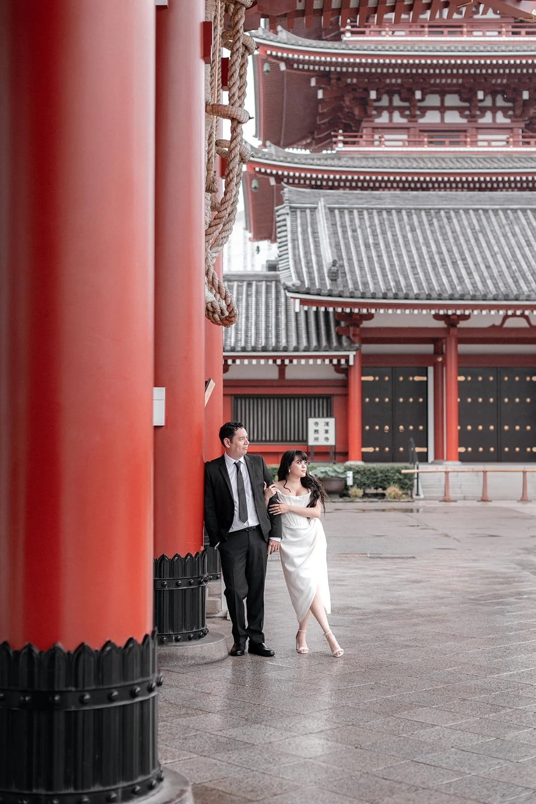 Pre-wedding photoshoot at Asakusa and Zojoji, Tokyo