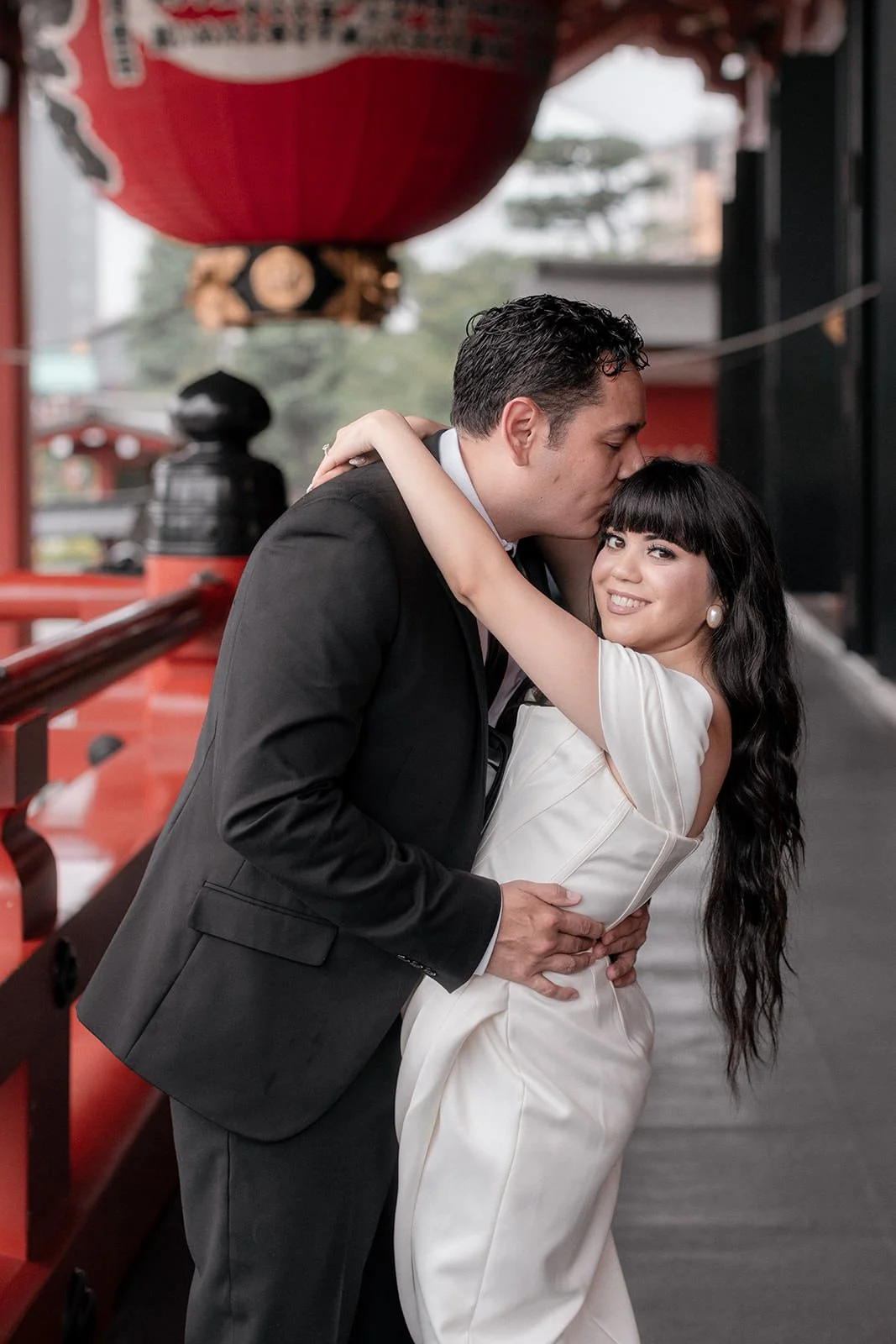 Pre-wedding photoshoot at Asakusa + Zojoji, Tokyo, photo 14 of 15