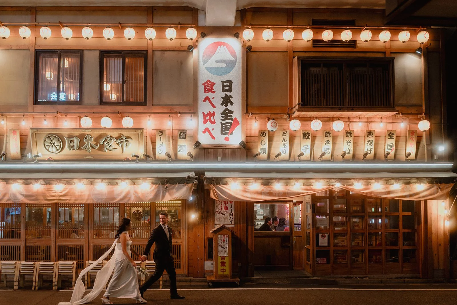Pre-wedding photoshoot at Yurakucho, Tokyo