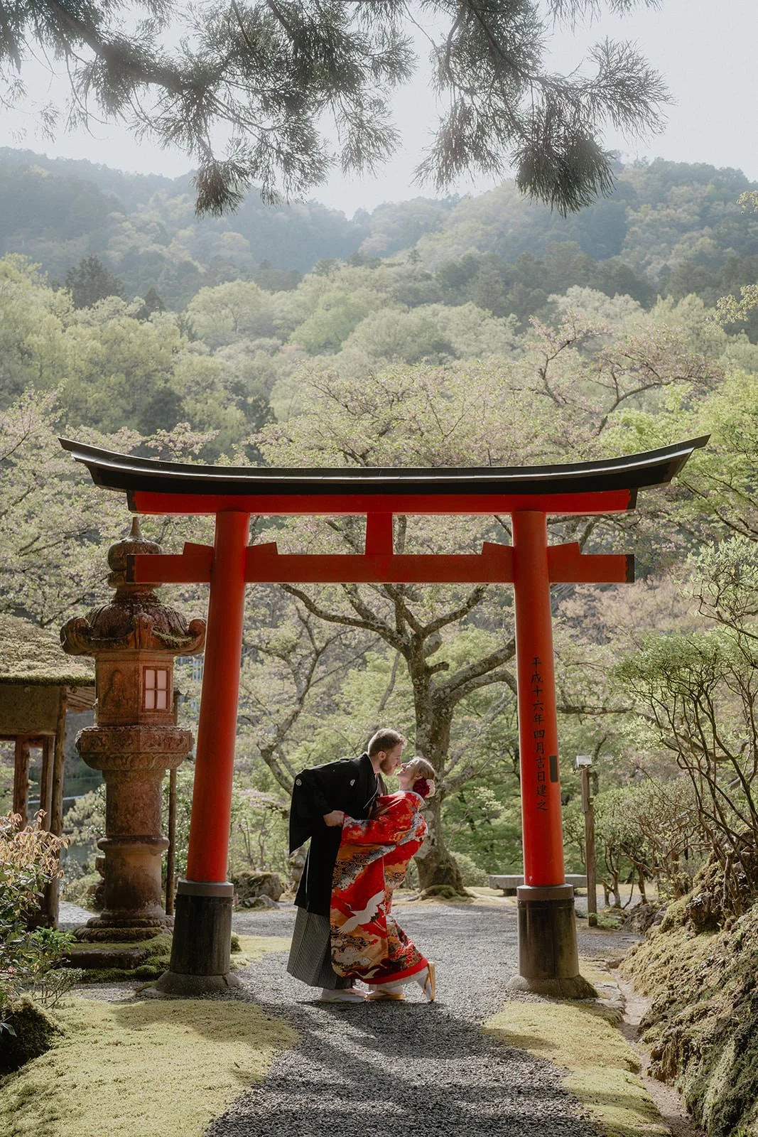 Kimono pre-wedding photoshoot at a Kyoto torii gate