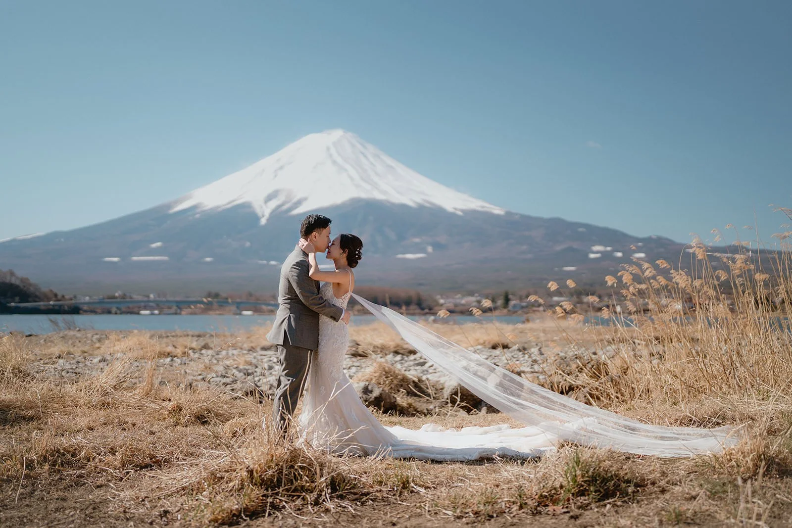 Pre-wedding photoshoot at Lake Kawaguchiko with Mt. Fuji in autumn
