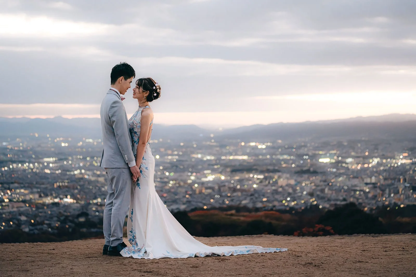 Pre-wedding photoshoot in Nara in autumn