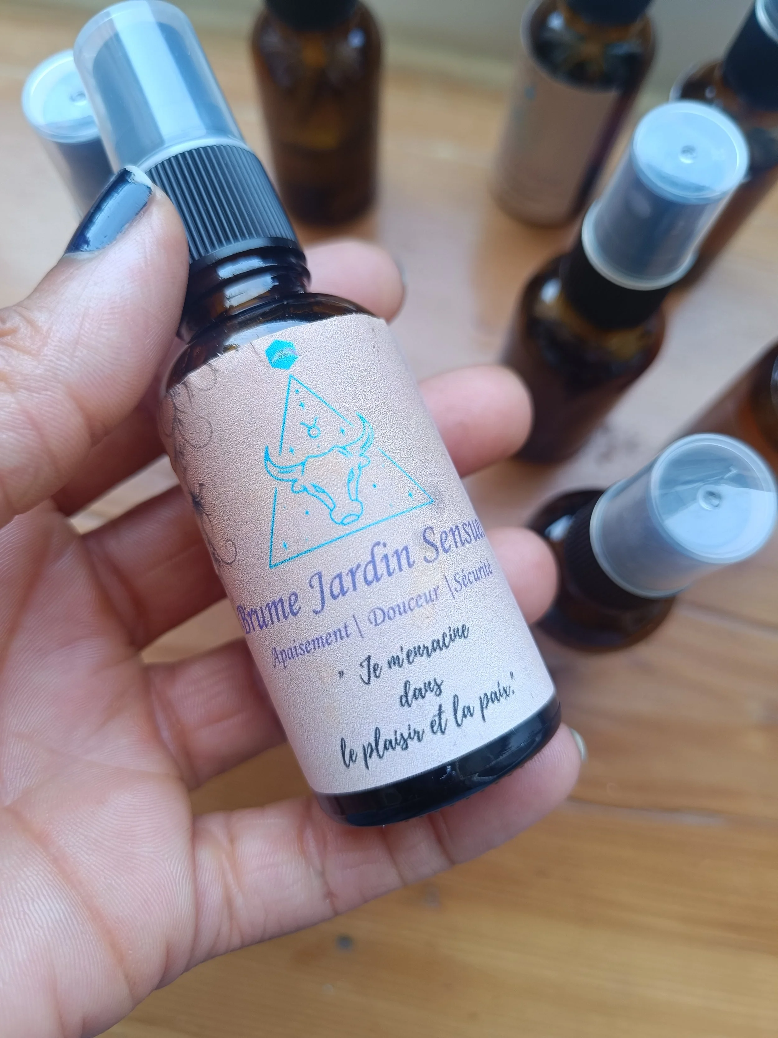 ♉ Brume Jardin Sensuel — Zodiaque Taureau | L'Enracinement Terrestre | Brume rituelle pour l'apaisement, la douceur et la sécurité matérielle