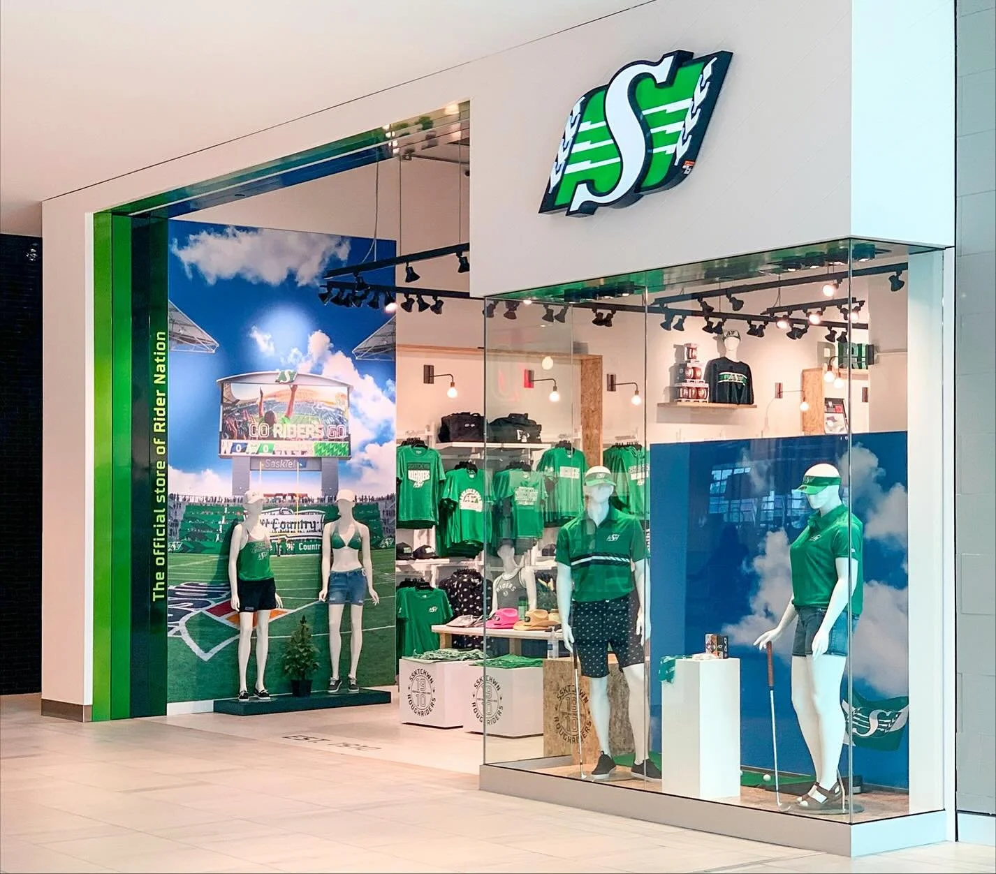 // GREY CUP CHAMPS!! 🏈🌾

In celebration of the @sskroughriders big win on Sunday, I wanted to reshare a special project that I had a part in bringing to life - the #roughriders store in Saskatoon. 

Why this project was so special to me because I g