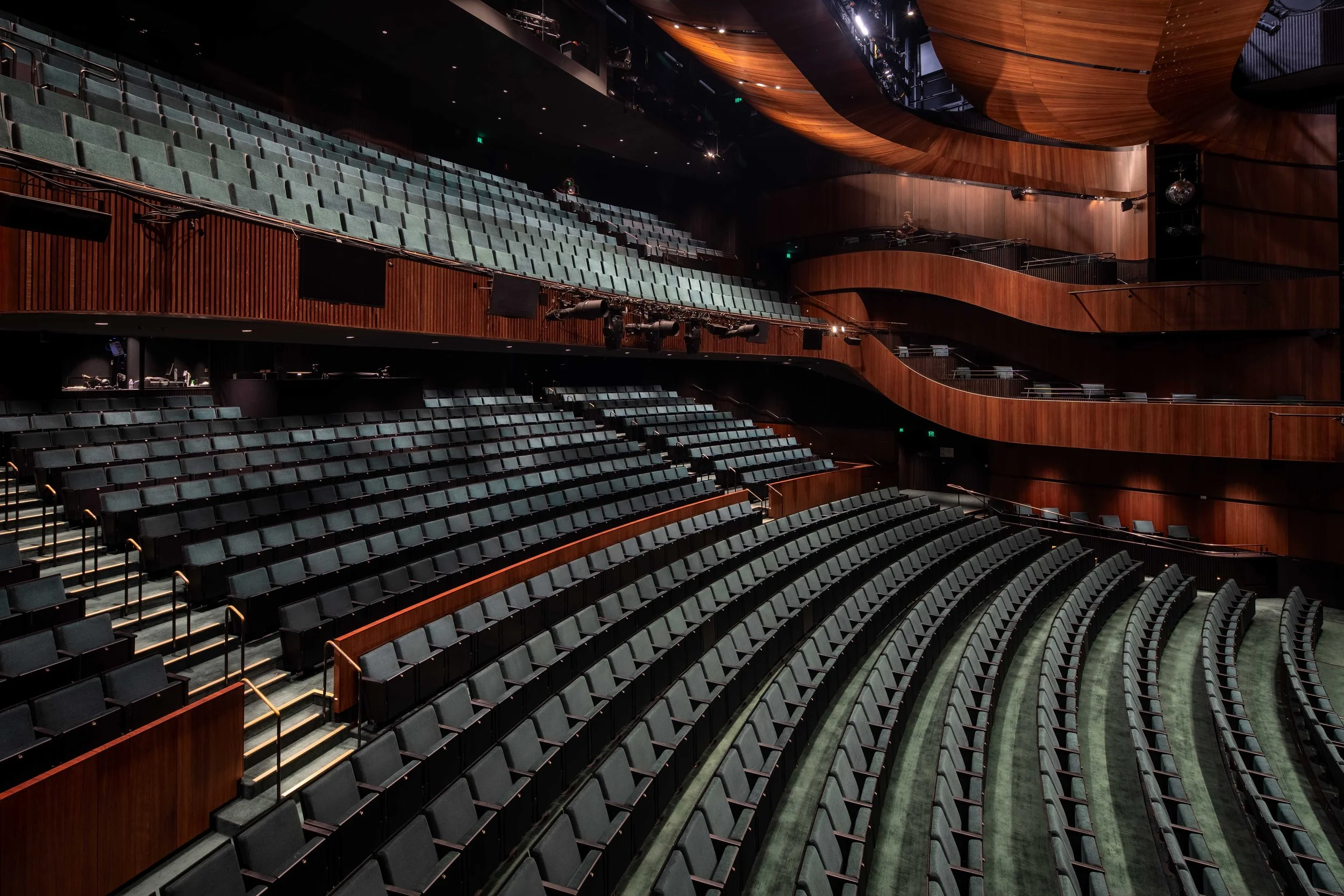 GlassHouse Theatre by Filigrana-08.jpg