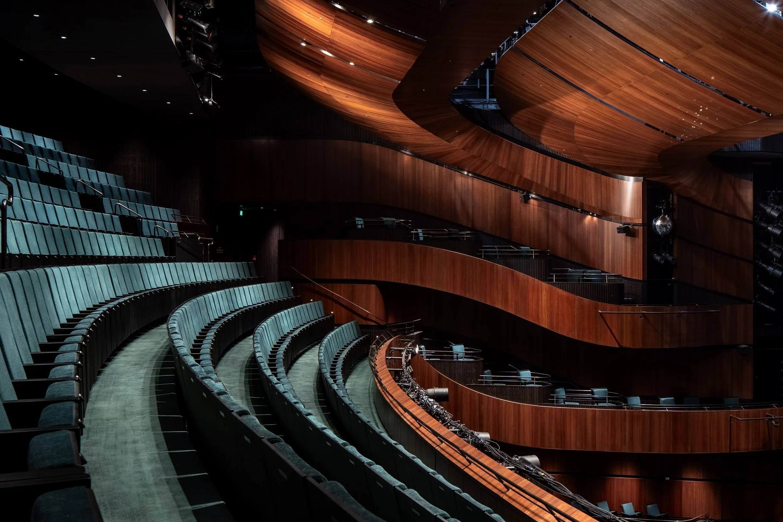 GlassHouse Theatre by Filigrana-06.jpg