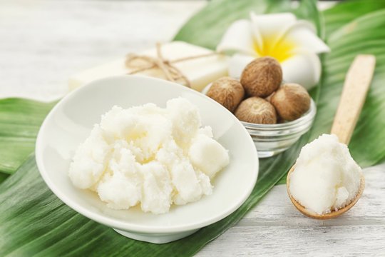 SHEA BUTTER - Deep nourishment, lasting softness, and long-term barrier repair