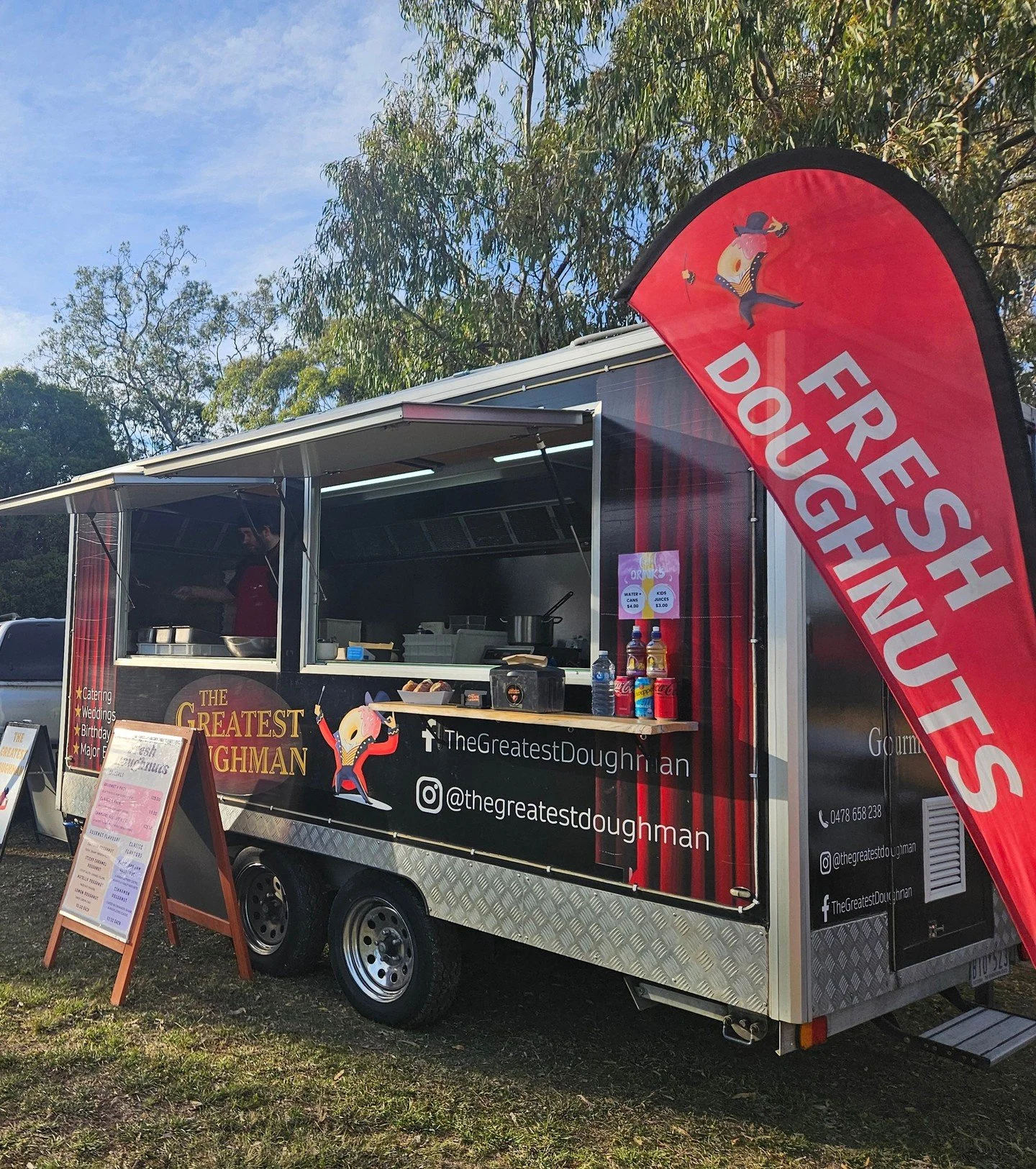 Fresh doughnuts, new week, local stops ahead! Craving something warm, fluffy, and made right here? Our family is rolling out with big, generously filled doughnuts&mdash;never frozen, always fresh. 

Catch us roadside this week:
🍩 Thurs: Seville 12&n
