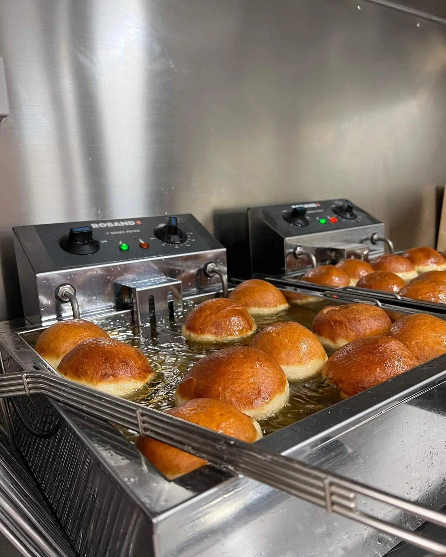 Good Afternoon Doughnut Fam! ☀️🍩🍦

Only 2 DAYS until we're at Ringwood East Market! 🛍️

Saturday 9AM - 2PM

Fresh doughnuts, generous fillings, and that perfect sugar-coated goodness you can't resist! 🍩💜

See you there! ✨

#thegreatestdoughman #