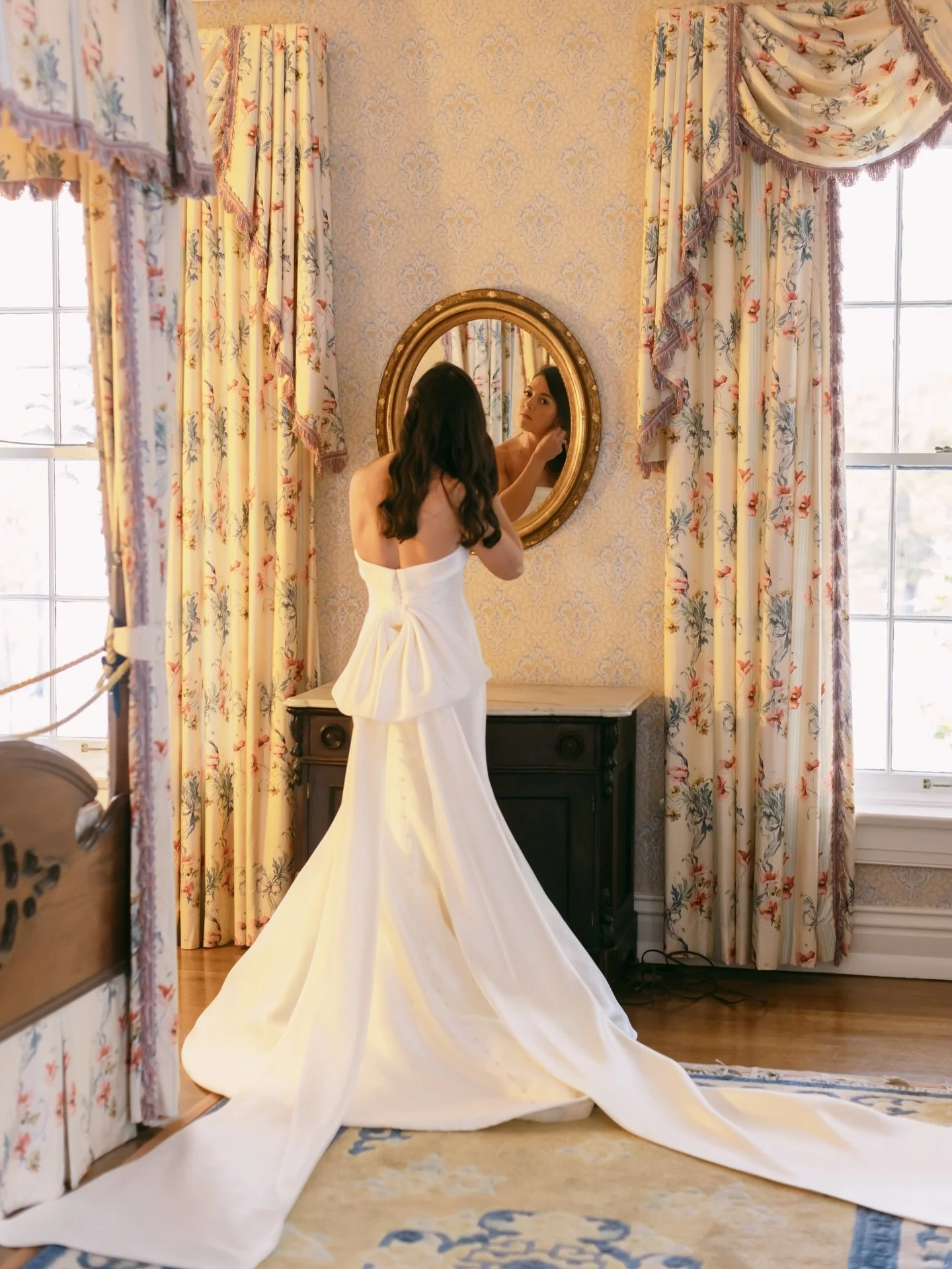 A sophisticated fall celebration set against timeless architecture and golden autumn light &mdash; where every detail felt effortlessly elegant and every moment beautifully refined. An unforgettable day filled with romance, warmth, and classic charm 