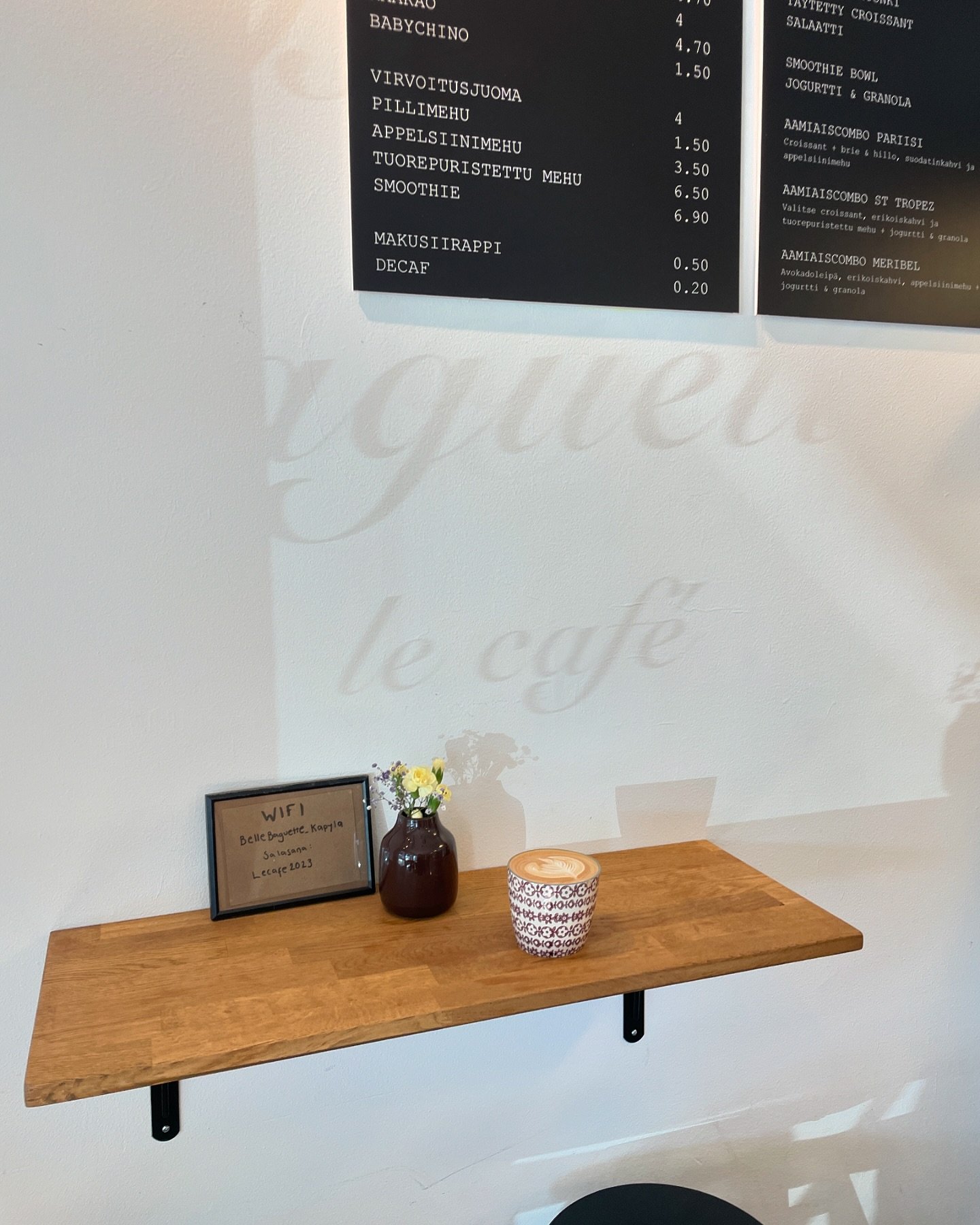 Se olis taas viikonloppu! ❤️🌞 Kioskin kausi on t&auml;ydess&auml; vauhdissa ja huomenna suuntaamme Palohein&auml;&auml;n 📍 Parkkeeraamme Palohein&auml;n kirjastolle klo 9-15 ☕️

J&auml;tk&auml;saari &amp; K&auml;pyl&auml; avoinna normaalisti 9-17 ?