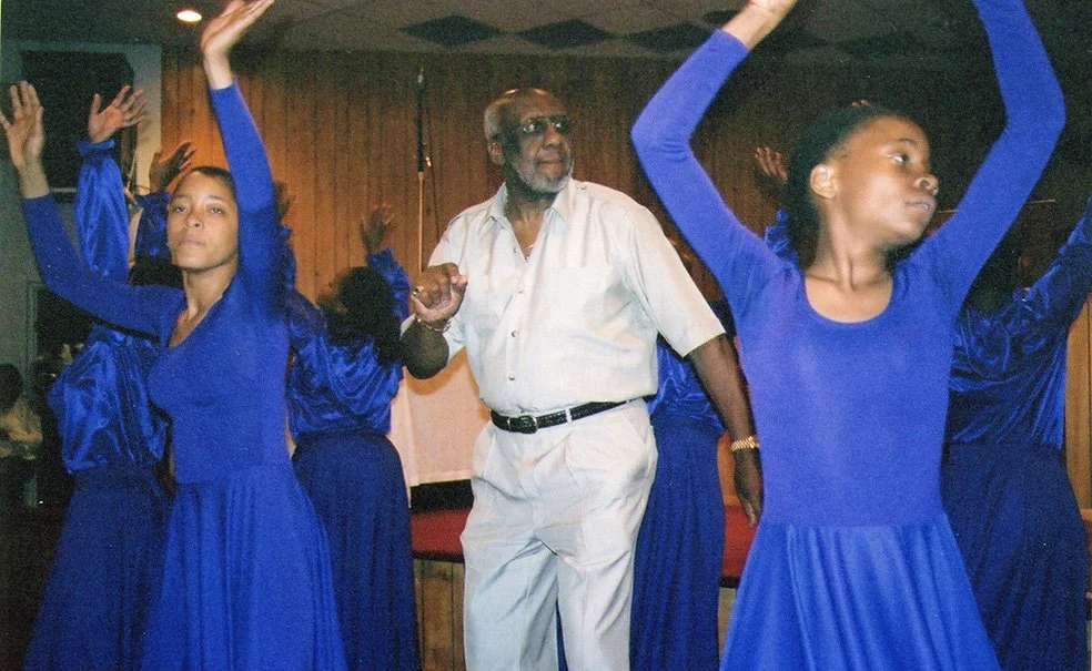 Rev-Smith-Dancers-001