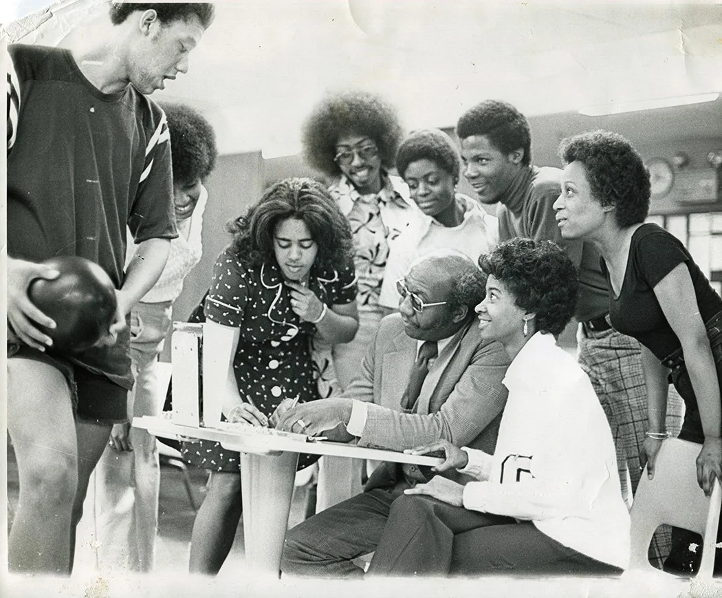 Rev-Smith-and-Univ-MD-Students-001