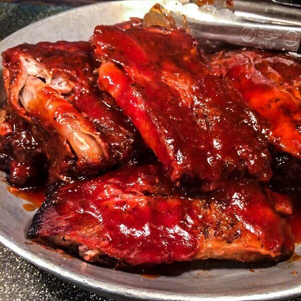 It&rsquo;s a good thing we&rsquo;re an all you can eat  buffet; you WON&rsquo;T be able to get enough of our smoky, fall-off-the-bone ribs. 
.
.
.
.
.
#cinzettis #pizza #pasta #italian #gelato #ribs #bbq #overlandpark #overlandparkks #ayce #buffet #a