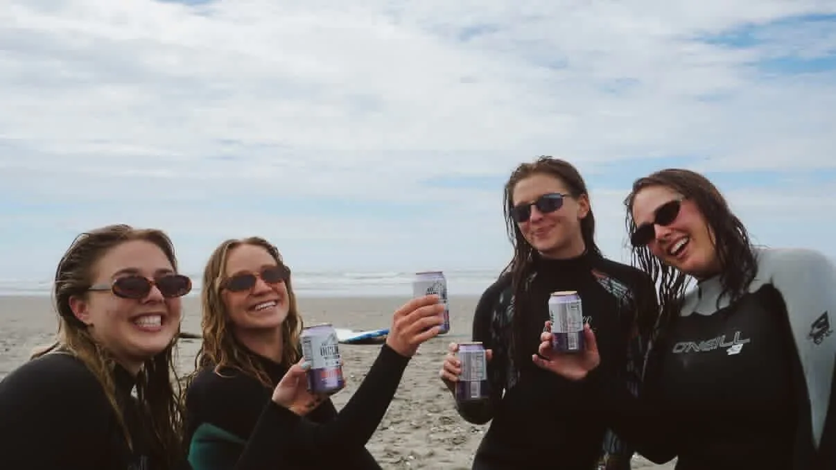 Beachside Wildberry cider? That&rsquo;s the move!🏄&zwj;♀️💜

📸: @shea.crowley
