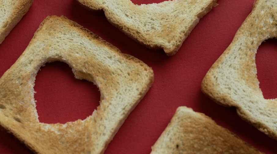 heart cut in bread