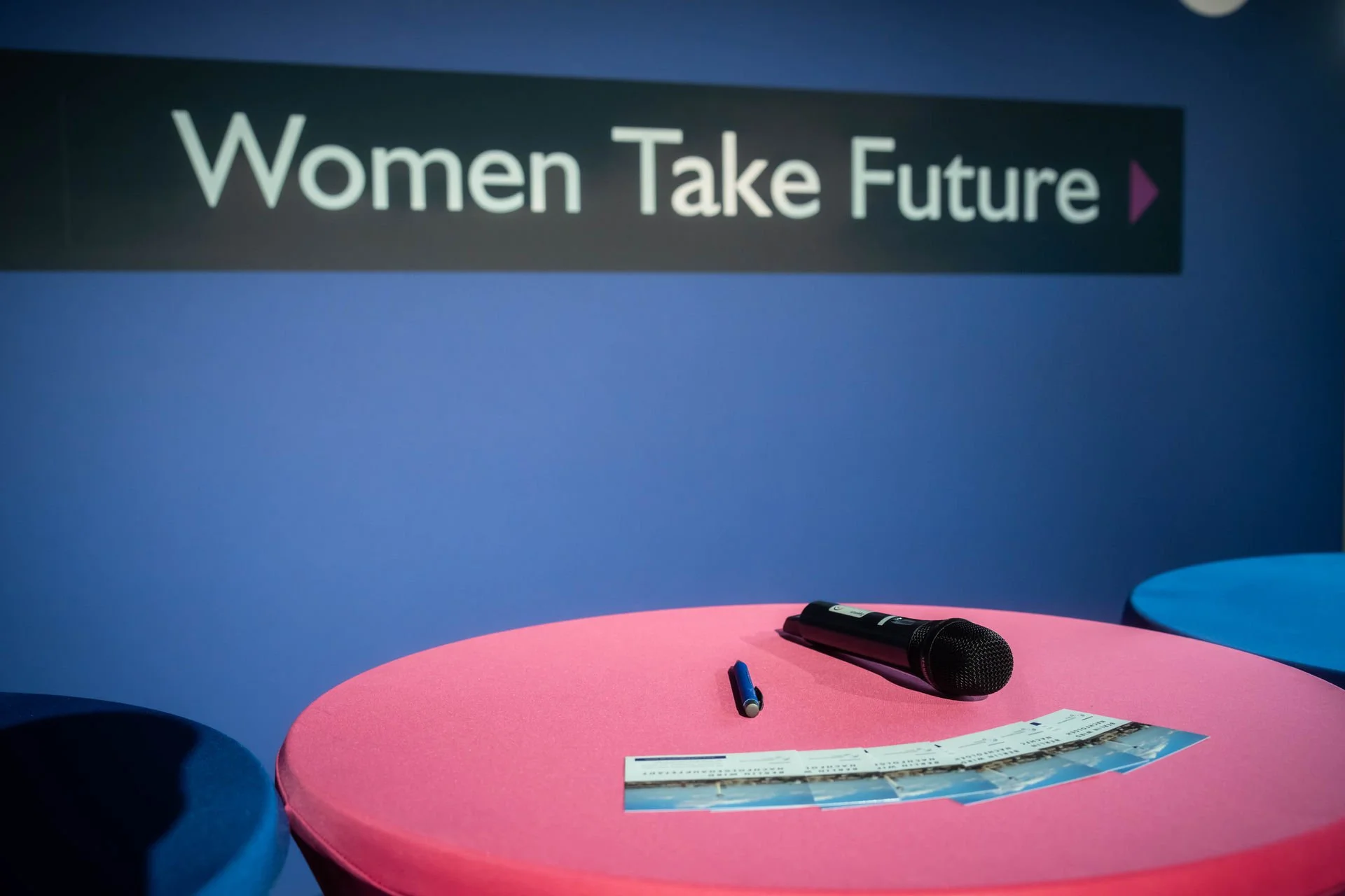 181 - 25-03-07 Women take future-DSC02641.jpg