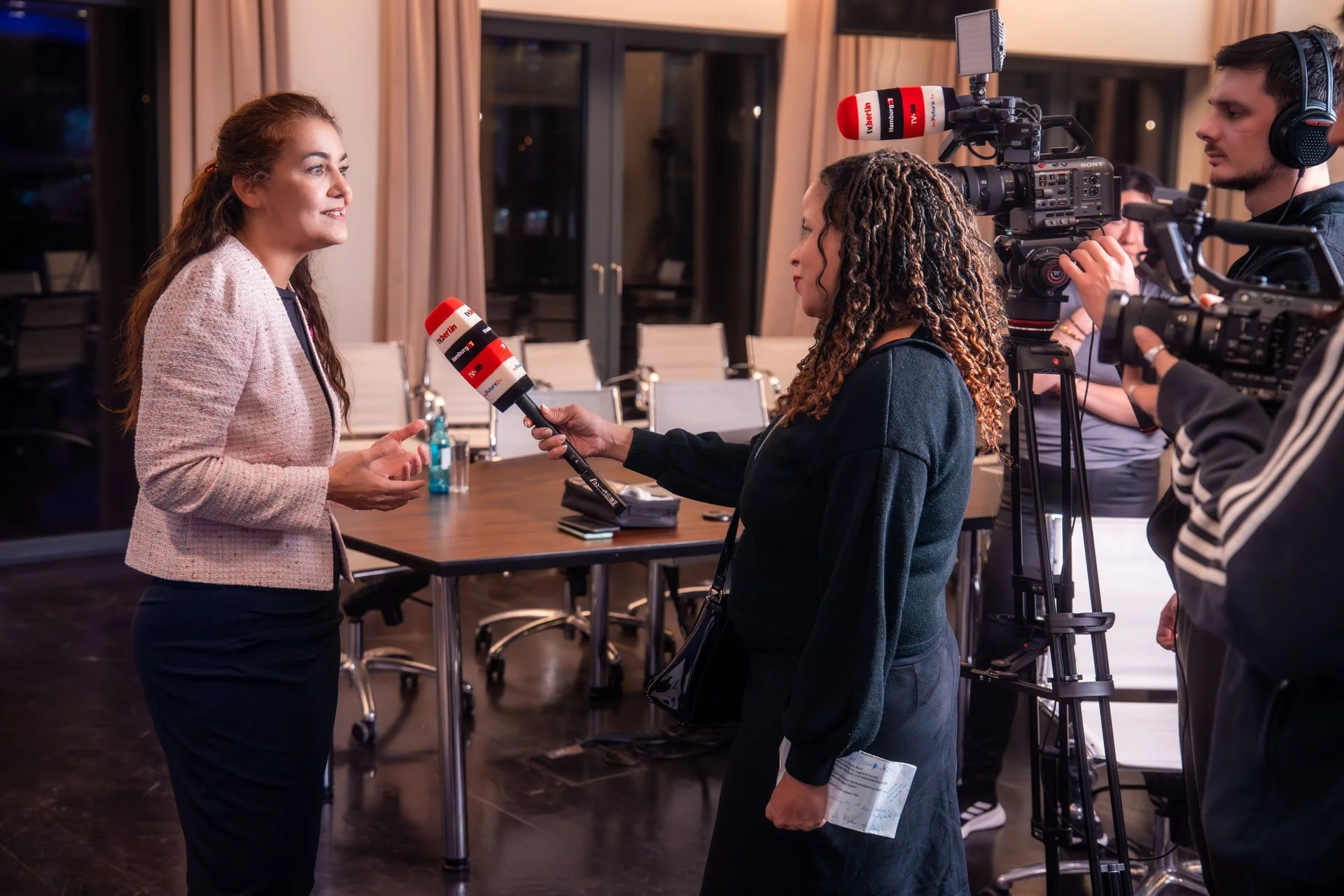 51 - 82 - 25-11-25 Nachfolgezentrale women take future-00262.jpg