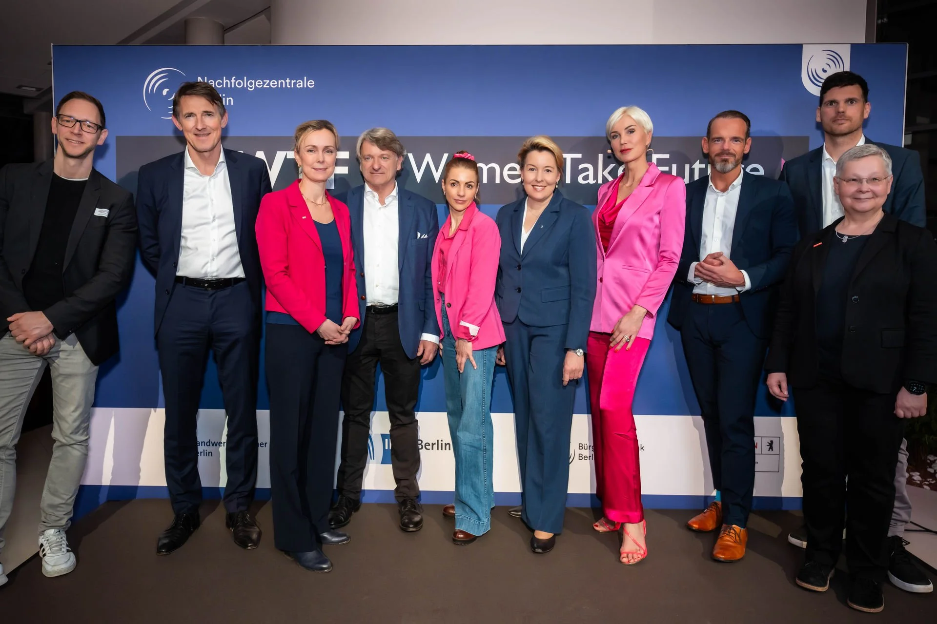 187 - 25-03-07 Women take future-DSC03120.jpg