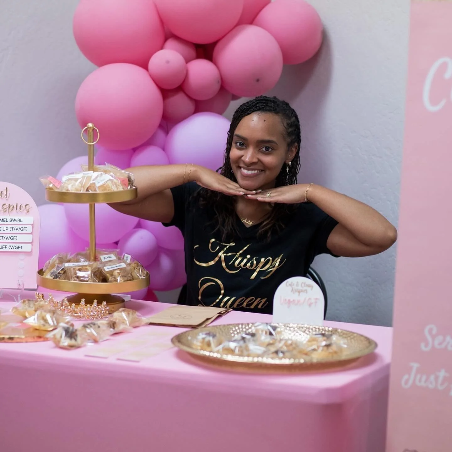 Sweetness overload alert! And I&rsquo;m not just talking about the desserts. ❤️ 

We absolutely loved meeting Ashley, better known as the Krispy Queen, at our headshots and desserts mixer! There were so many delicious Krispy options, and I can&rsquo;