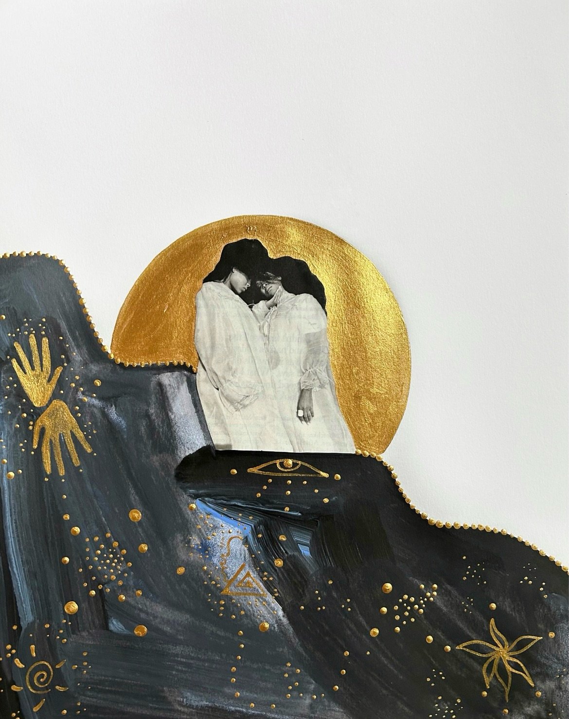 A sneak peek at the gorgeous pieces from our featured artist @nicholawola in Attune Magazine Issue 01 🦚 
.
#attunemagazine