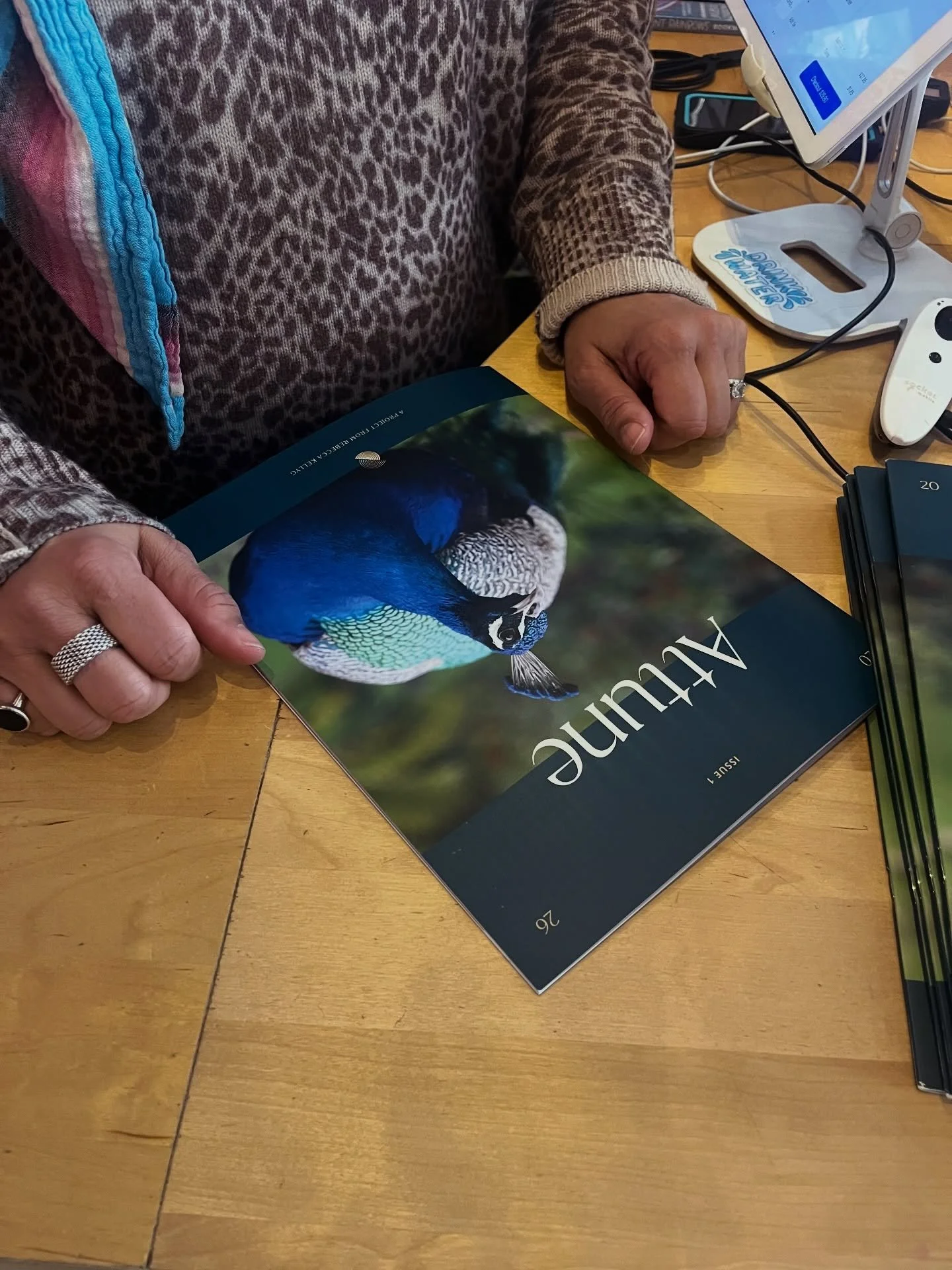 Thanks to @apaperhatart for stocking @attune_magazine 🙌🏾🦚 stop by for all your creative needs and to meet some lovely people 
.
#attunema