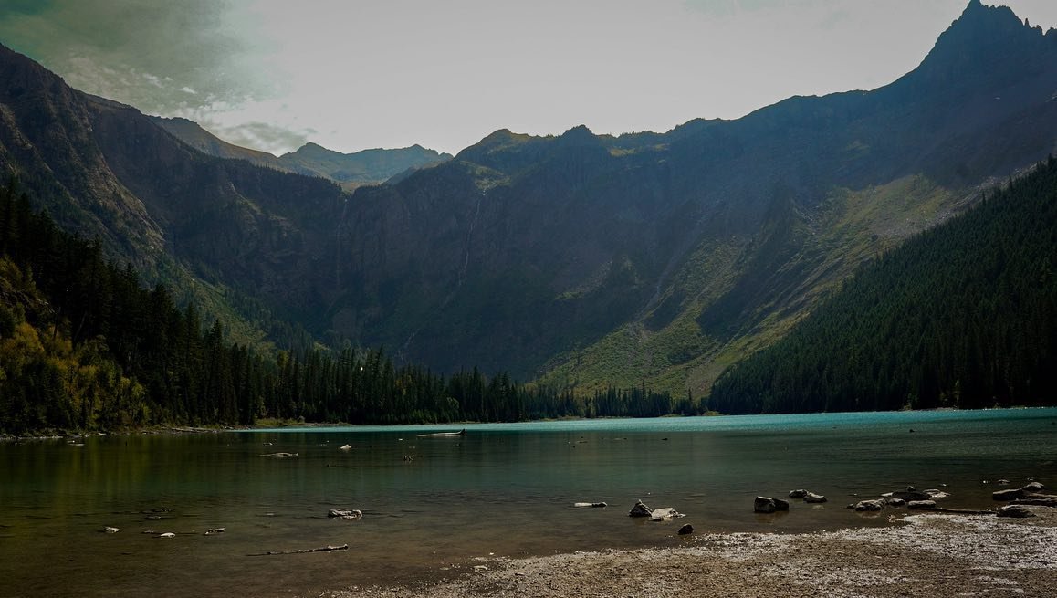 “The prediction that glaciers will be gone from Glacier National Park has been moved up 10 years to 2020, the same year it’s predicted the arctic sea will be ice free in the summer.” - Bill Kurtis
.
.
.
.
.
#sonyalpha #glaciernatio