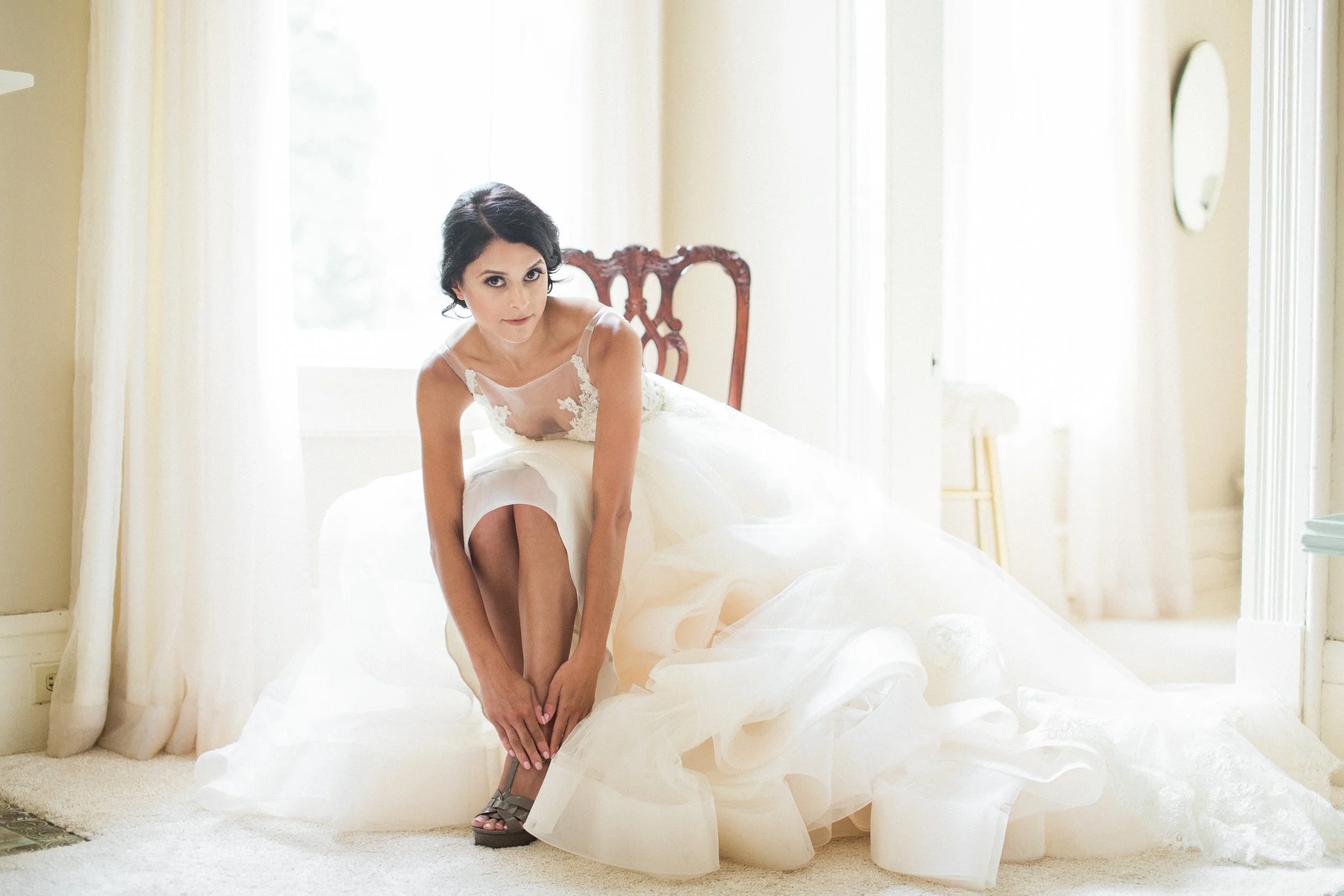 A Guide to Picking the Dresses for Your Wedding Photoshoot￼